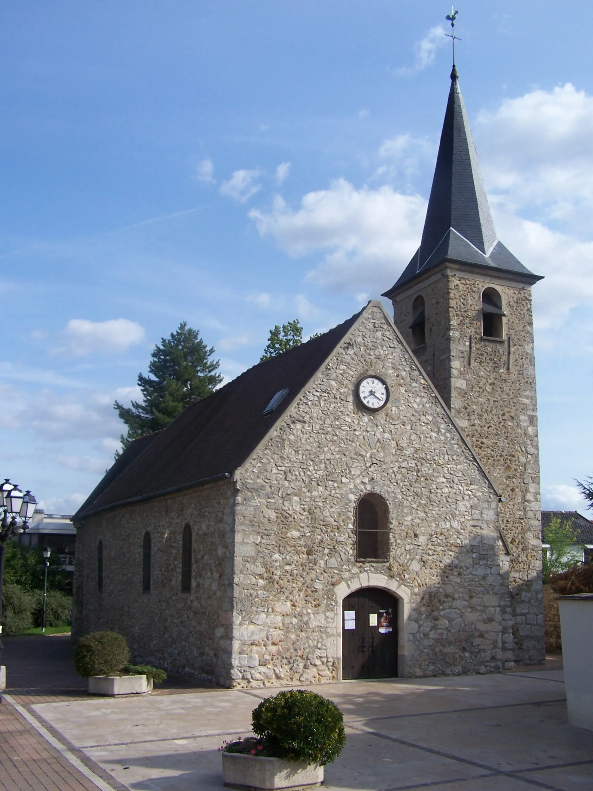 Photo showing: Église Saint-Germain de Fontenay-le Fleury (Yvelines, France)