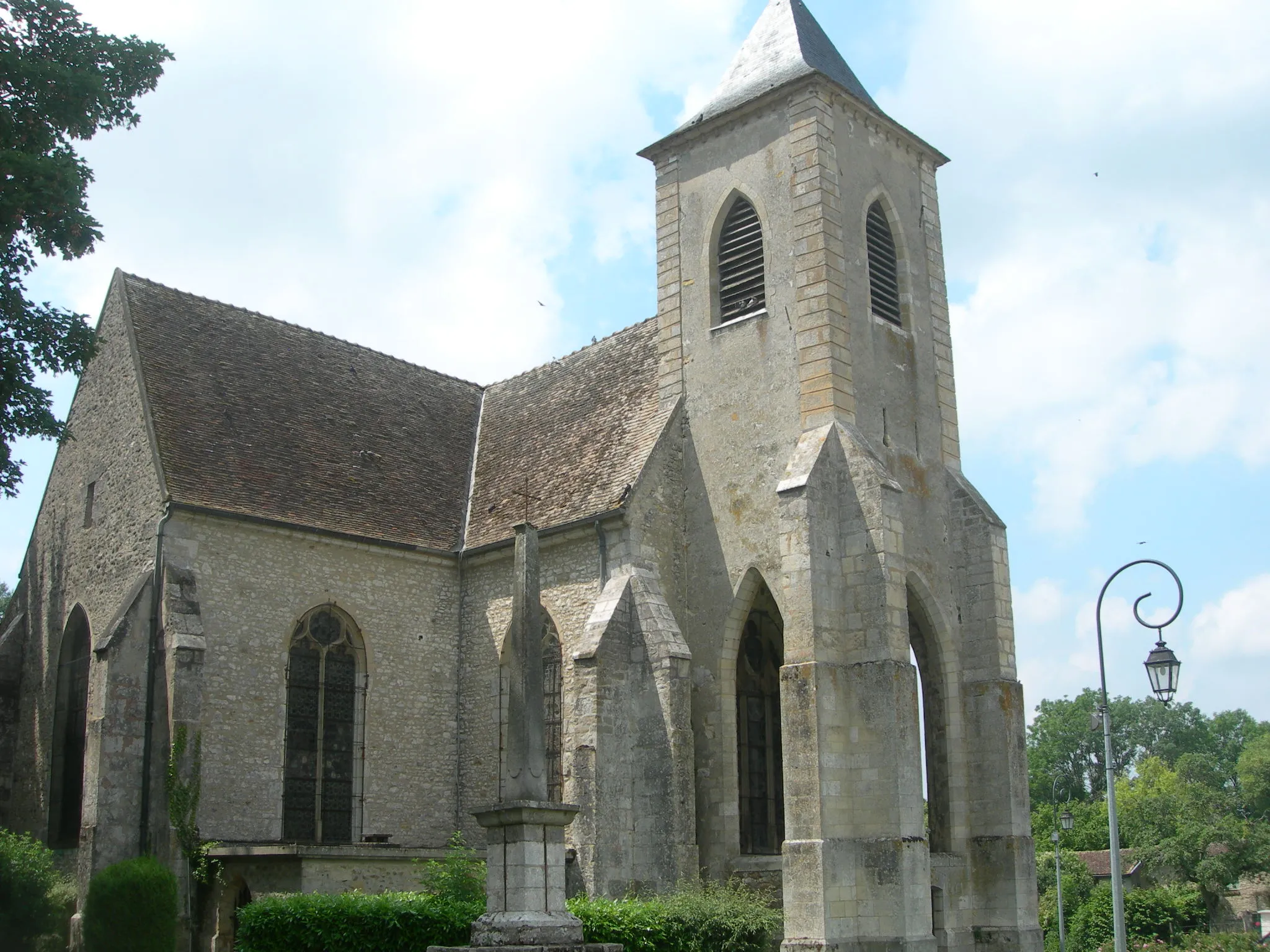 Photo showing: picture of the Church Sainte Osmanne in Féricy (France)