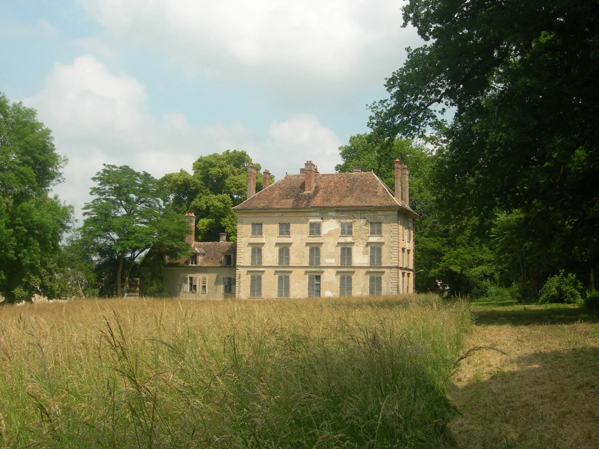 Photo showing: picture of the public Domaine de la Salle, Féricy (France)