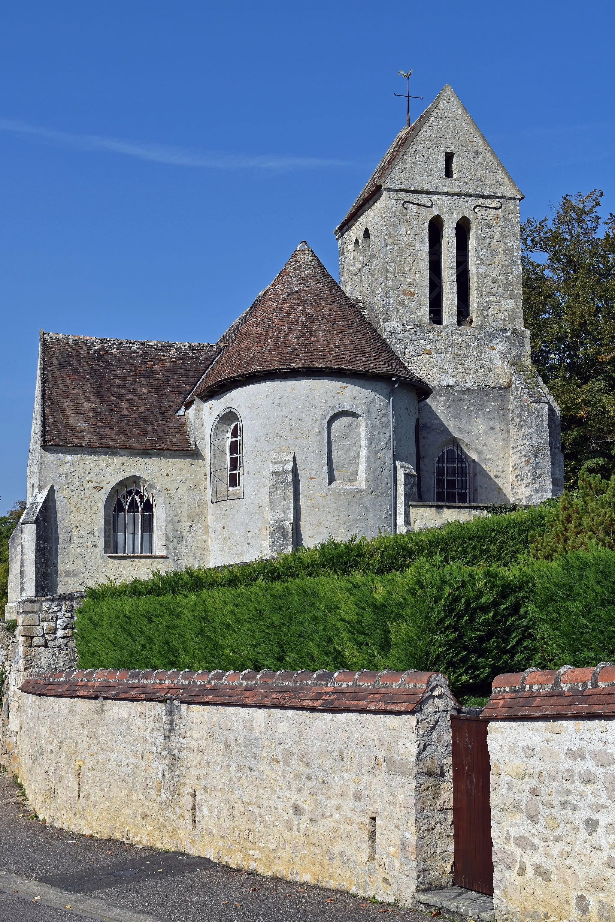 Photo showing: This building is indexed in the base Mérimée, a database of architectural heritage maintained by the French Ministry of Culture, under the reference PA00086957 .