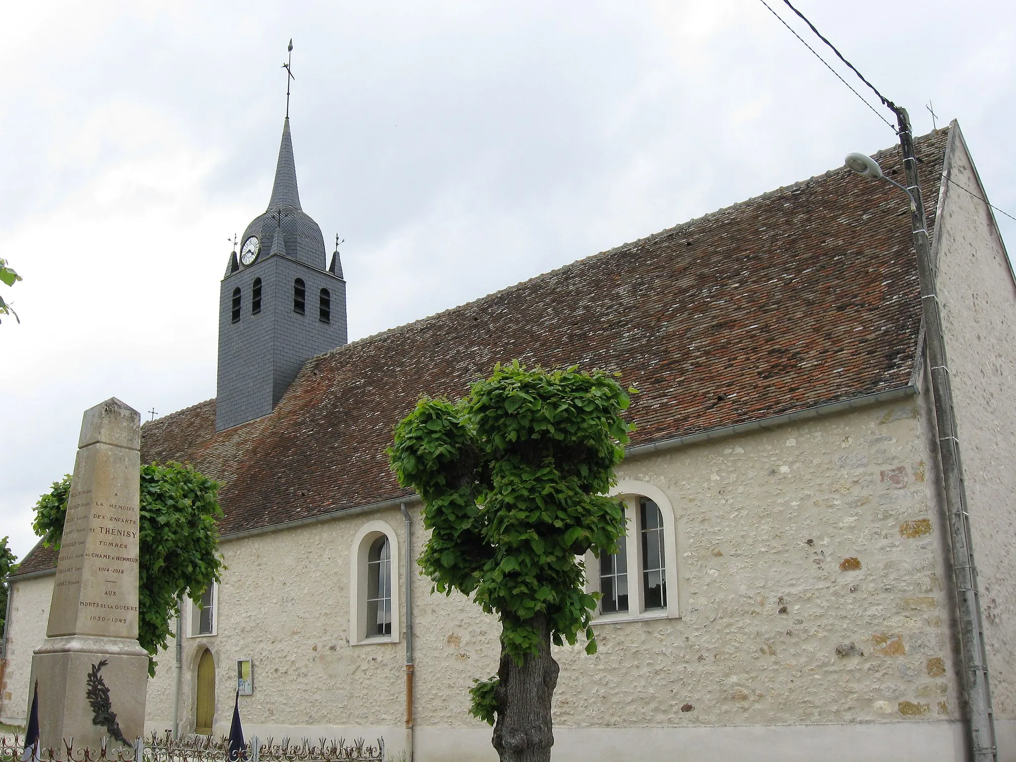 Photo showing: Église de la Sainte Trinité de Thénisy. (Seine-et-Marne, région Île-de-France).