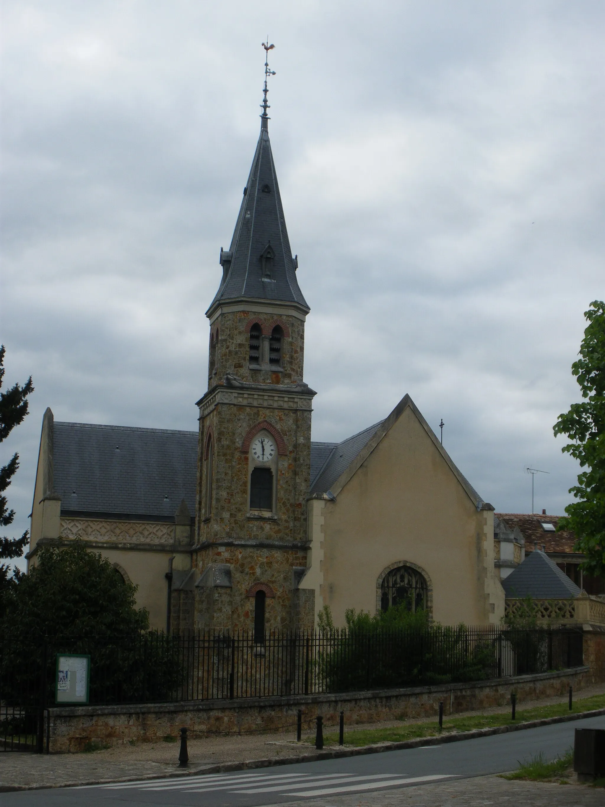 Photo showing: Vaugrigneuse's Church, Essonne, France