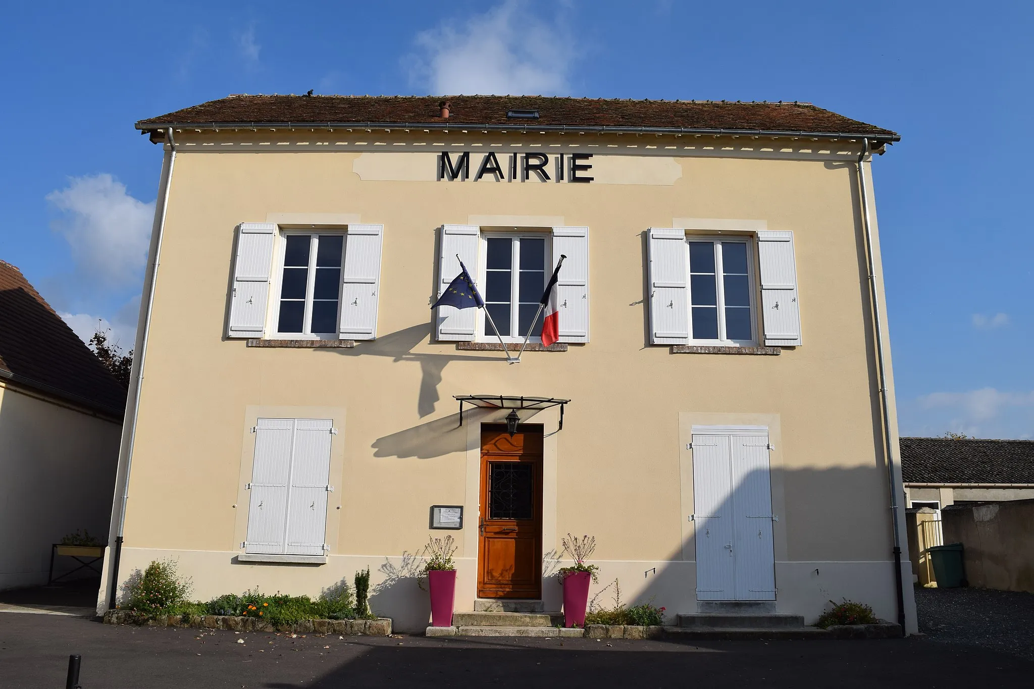 Photo showing: Mairie du village de Fouju