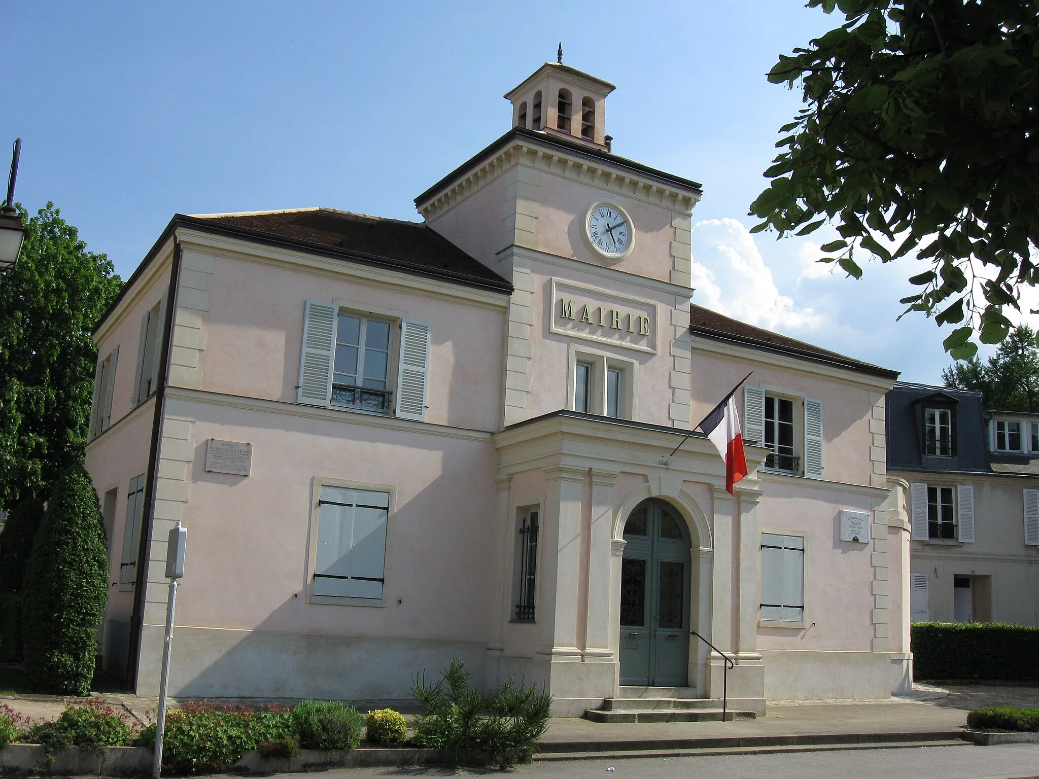 Photo showing: Marnes-la-Coquette town hall. ( Hauts-de-Seine department, Île-de-France region).