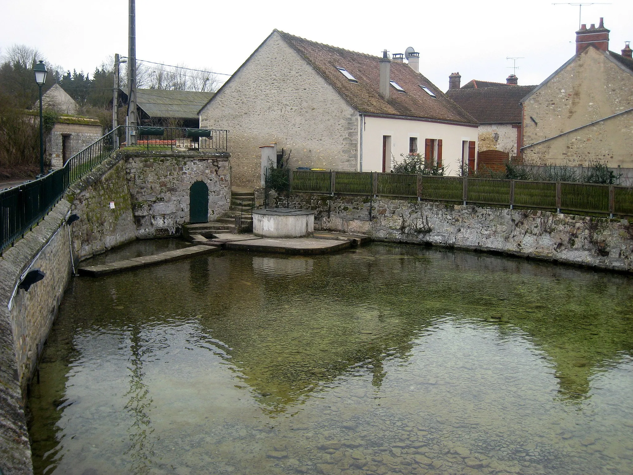 Photo showing: Esmans, la source du ru.