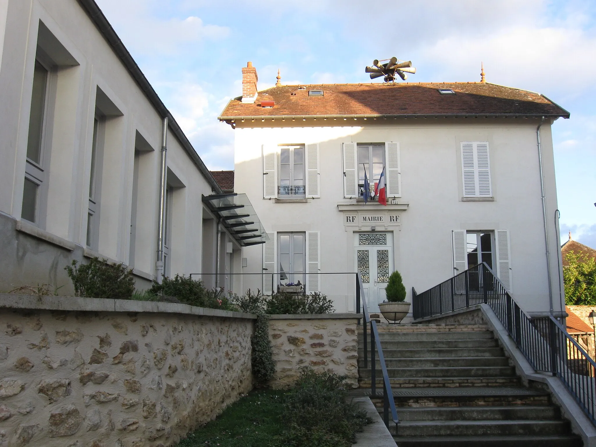 Photo showing: Mairie-école de Boissise-la-Bertrand. (Seine-et-Marne, région Île-de-France).