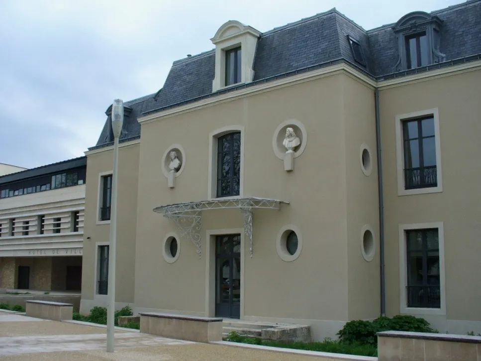 Photo showing: Mairie de Combs-la-Ville (Seine-et-Marne)