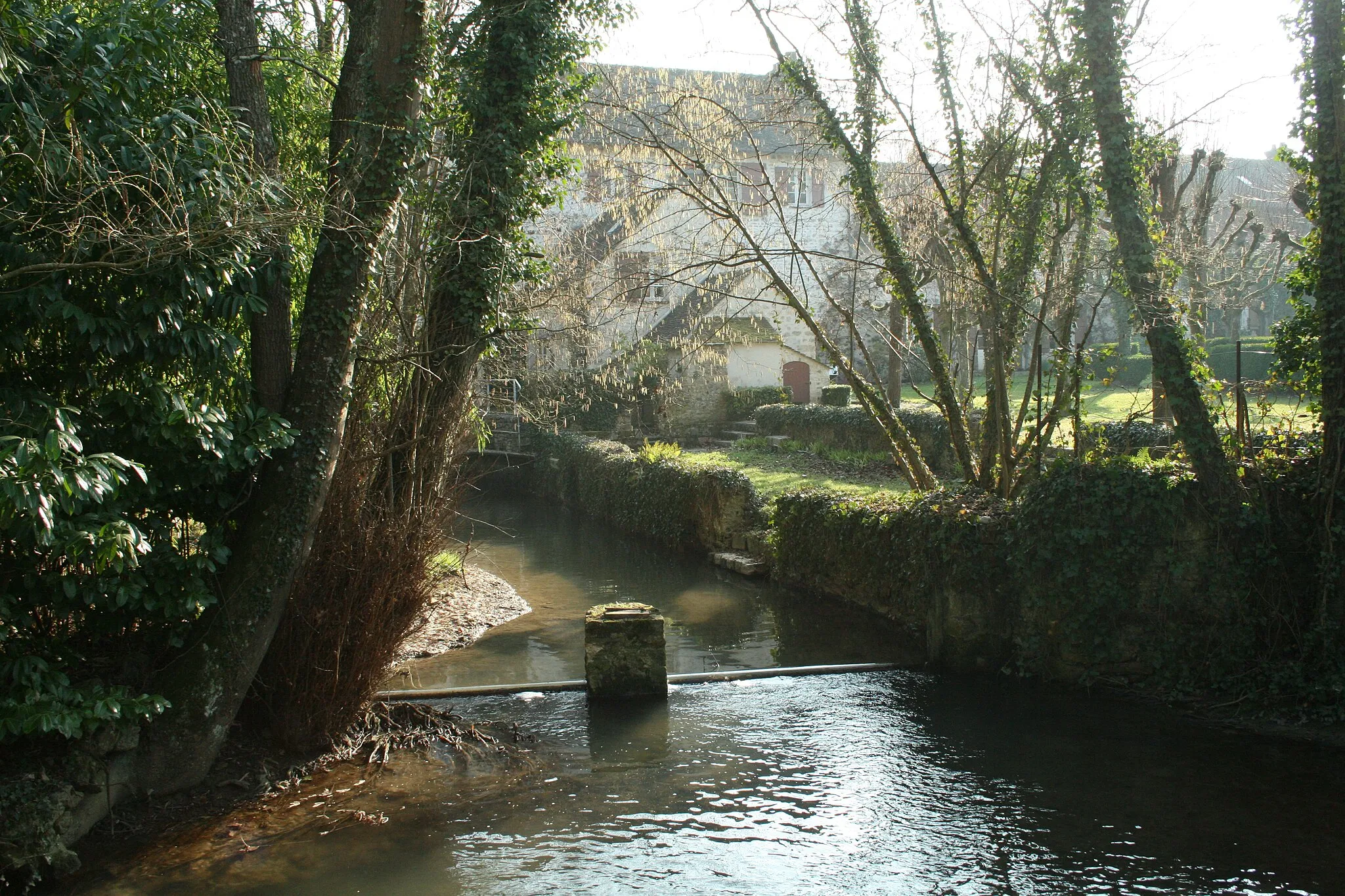 Photo showing: Le moulin de Launoy. (commune de Treuzy-Levelay, département de Seine-et-Marne).