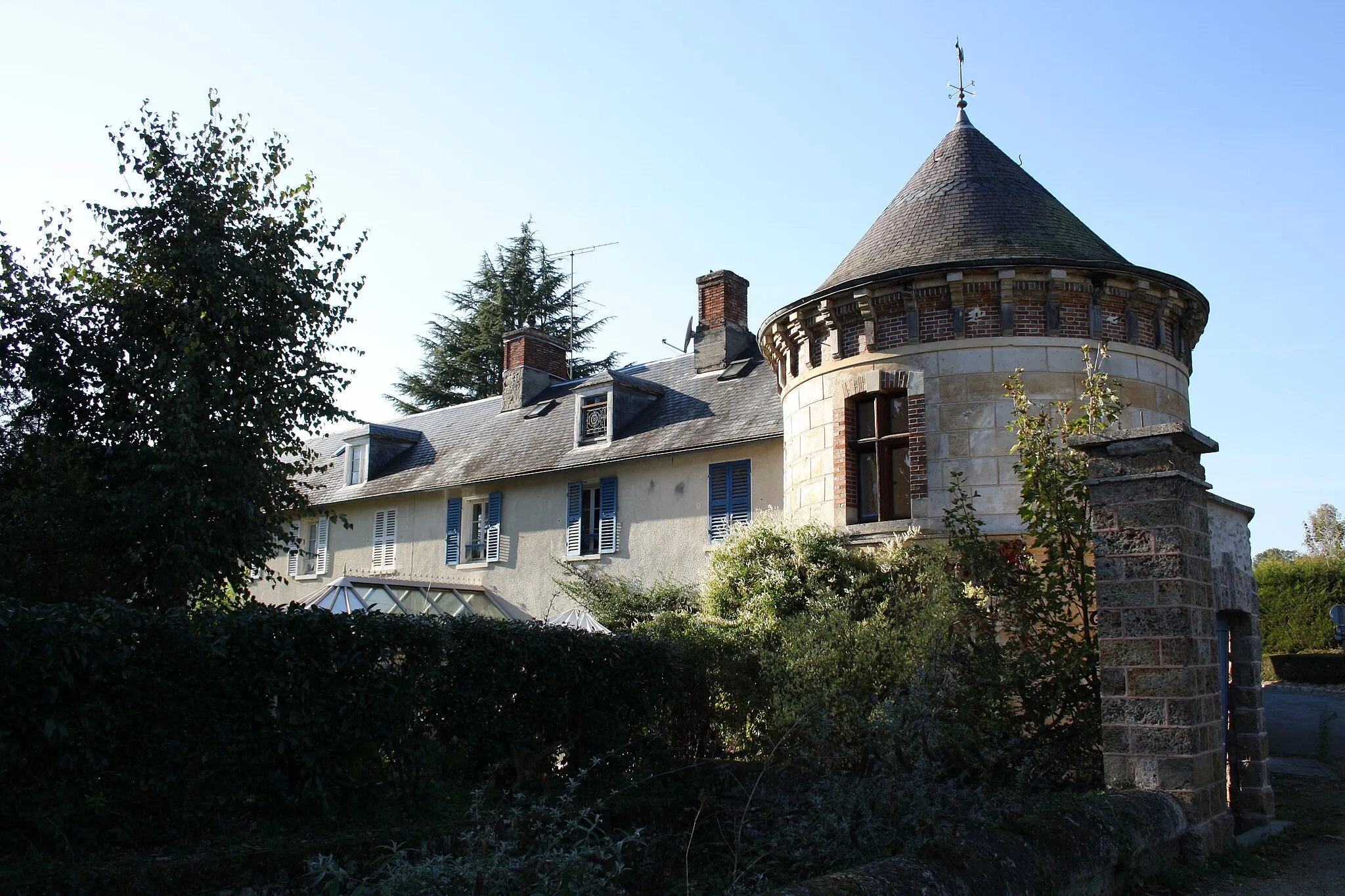 Photo showing: Town of Bonnelles, France.