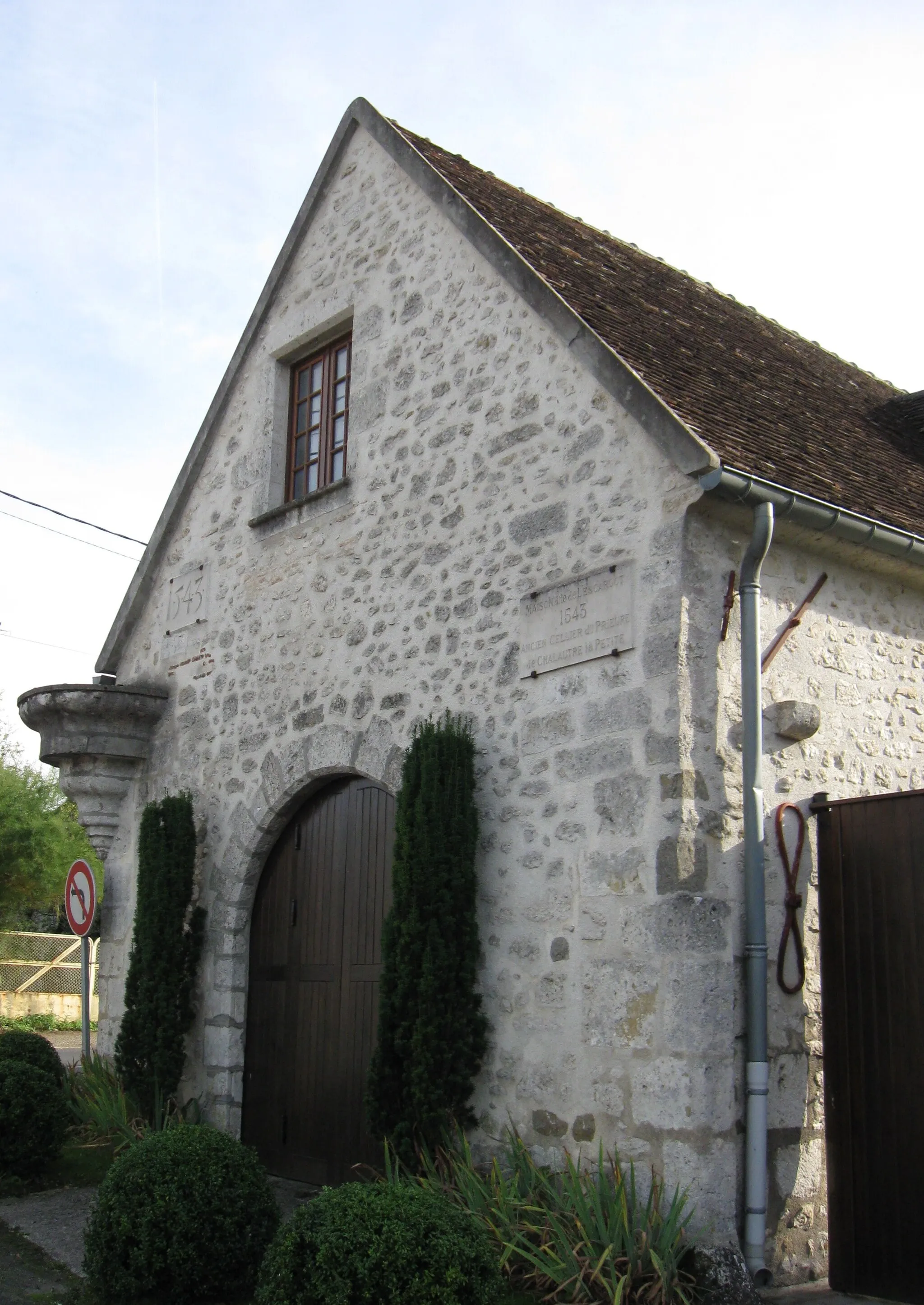 Photo showing: Ancienne demeure fortifiée puis ancien cellier du prieuré-cure de Chalautre-la-Petite.  (département de la Seine et Marne, région Île-de-France)