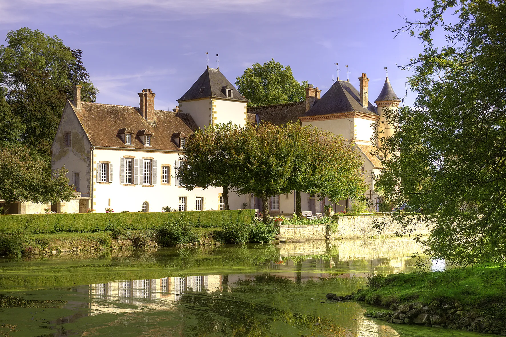 Photo showing: Une autre vue de ce charmant petit château.