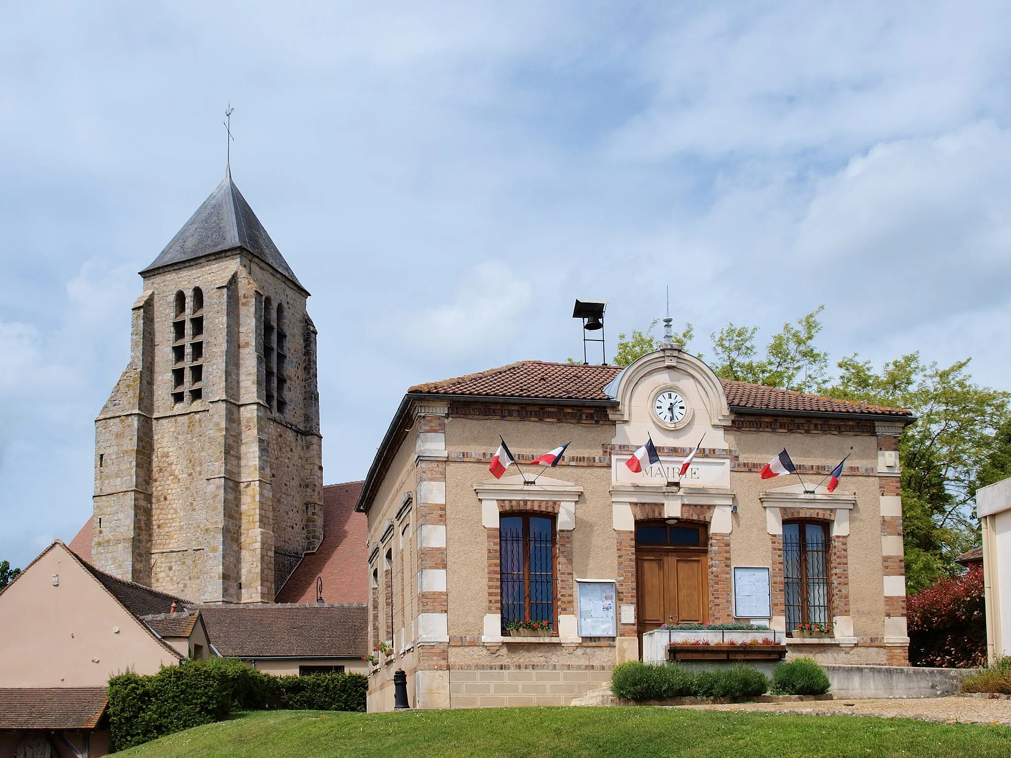 Photo showing: Mairie de Chaumont (Yonne, France)