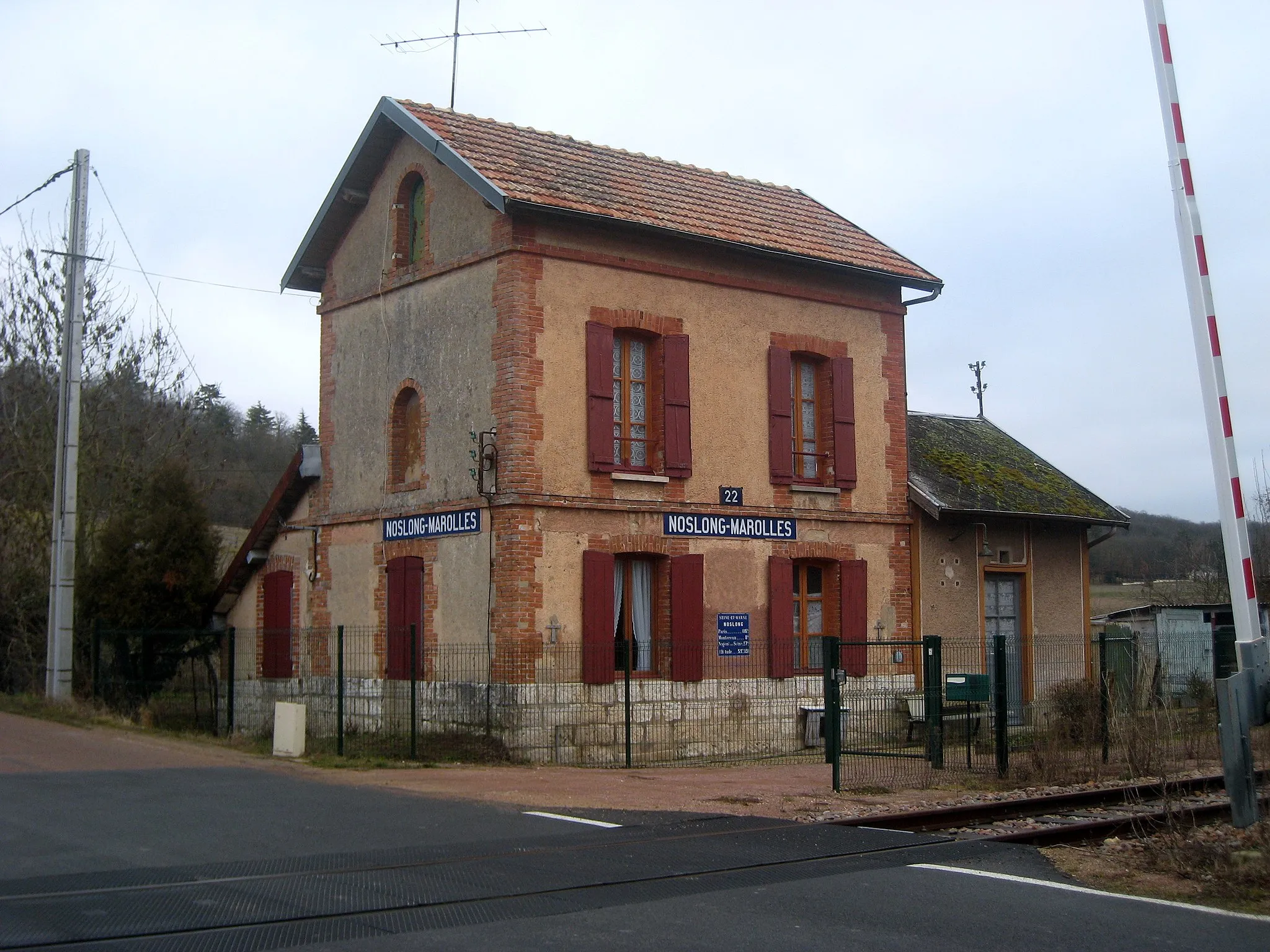 Photo showing: Gare de Noslong-Marolles