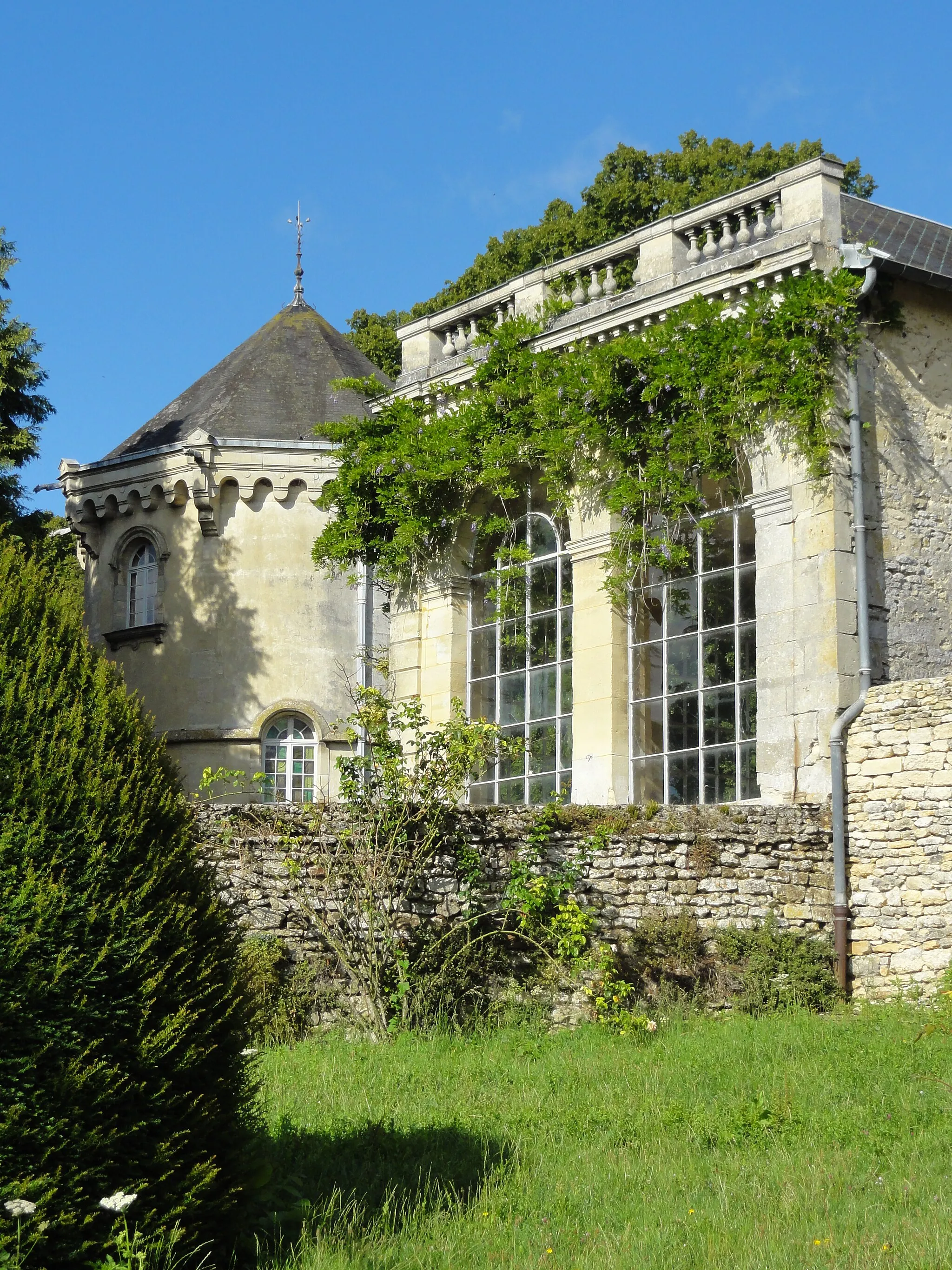 Photo showing: Colombier et orangerie.