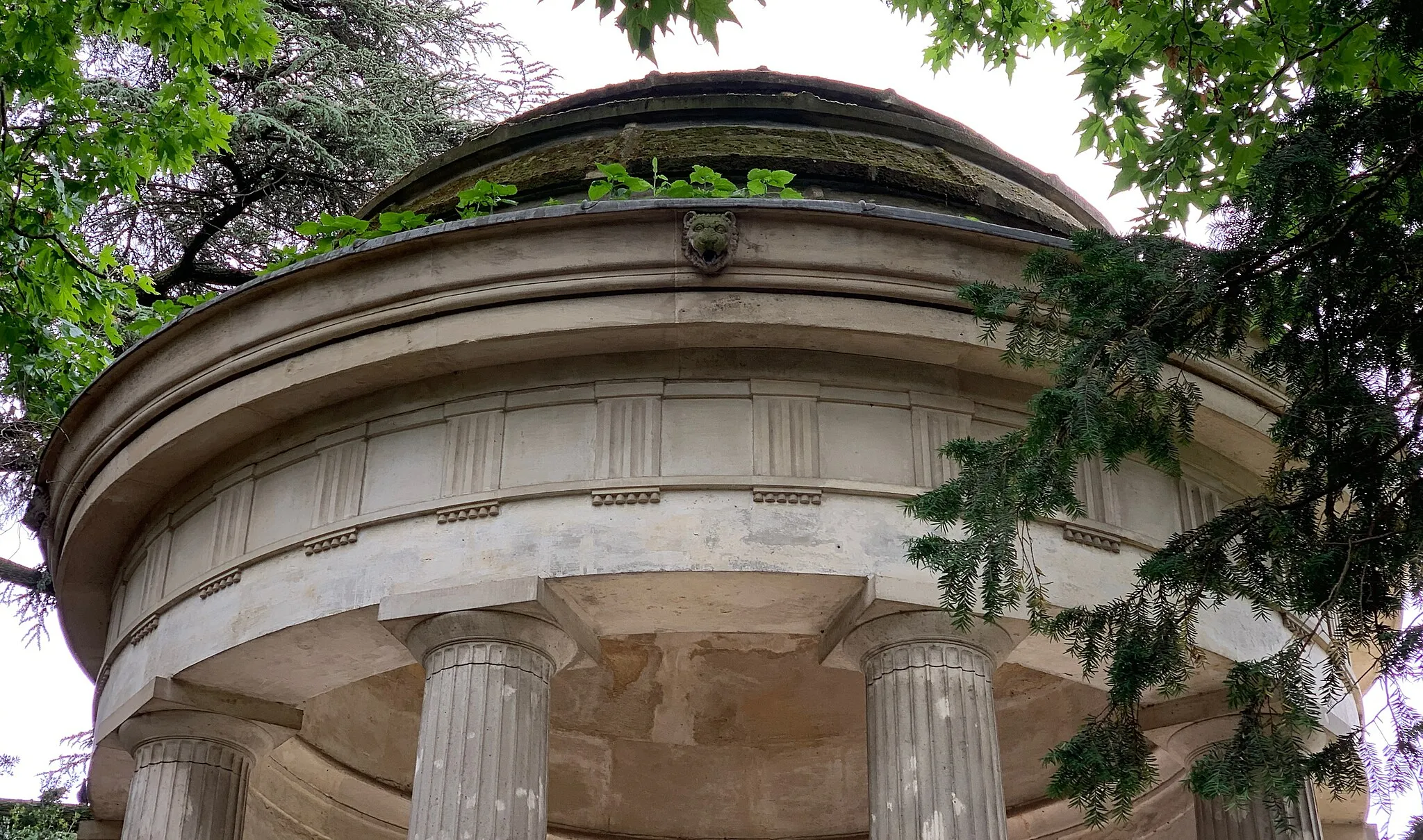 Photo showing: Temple grec sur l'île de Reuilly, Paris.