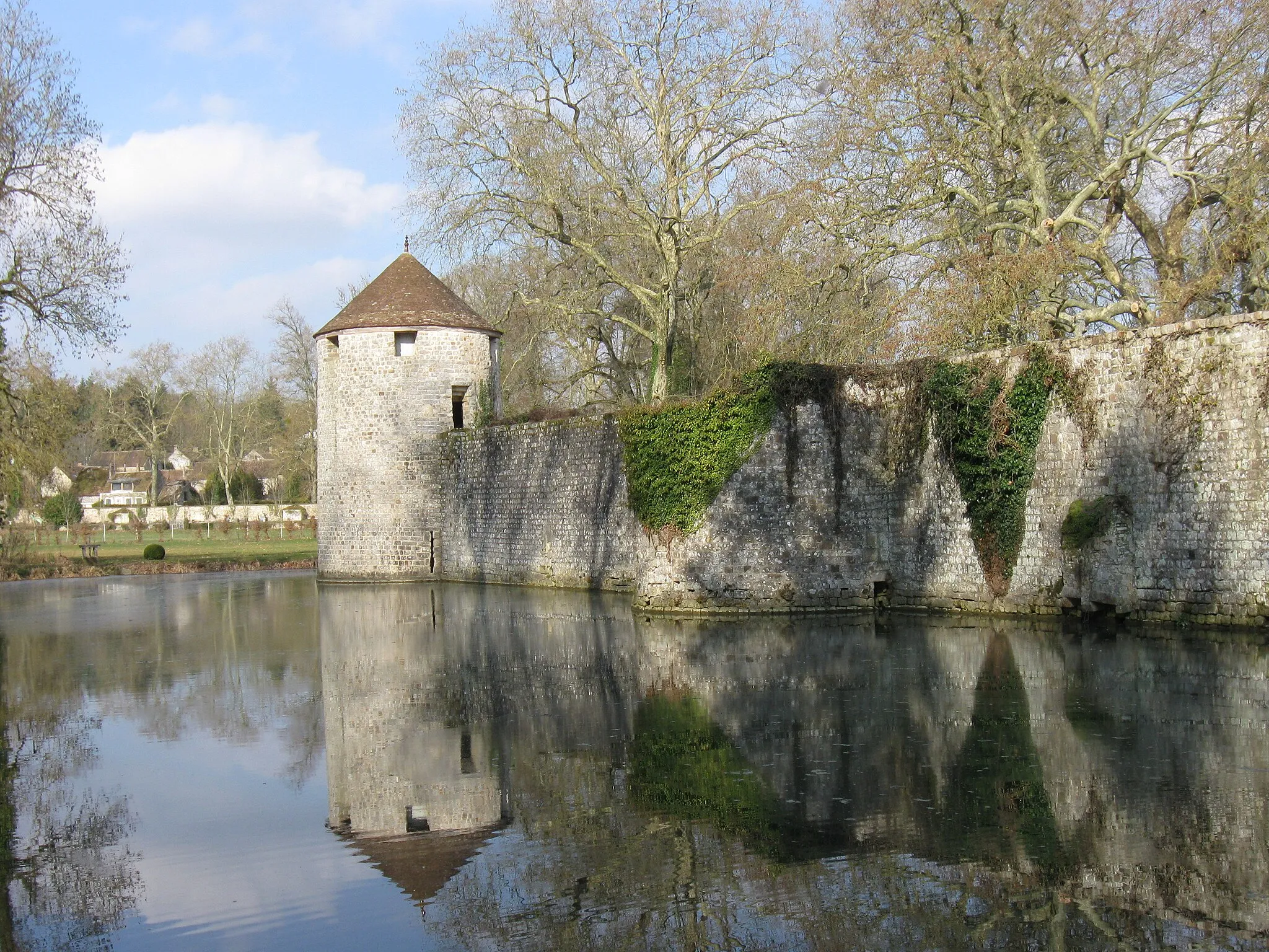 Photo showing: Manoir féodal de Diant. (Seine-et-Marne, région Île-de-France).