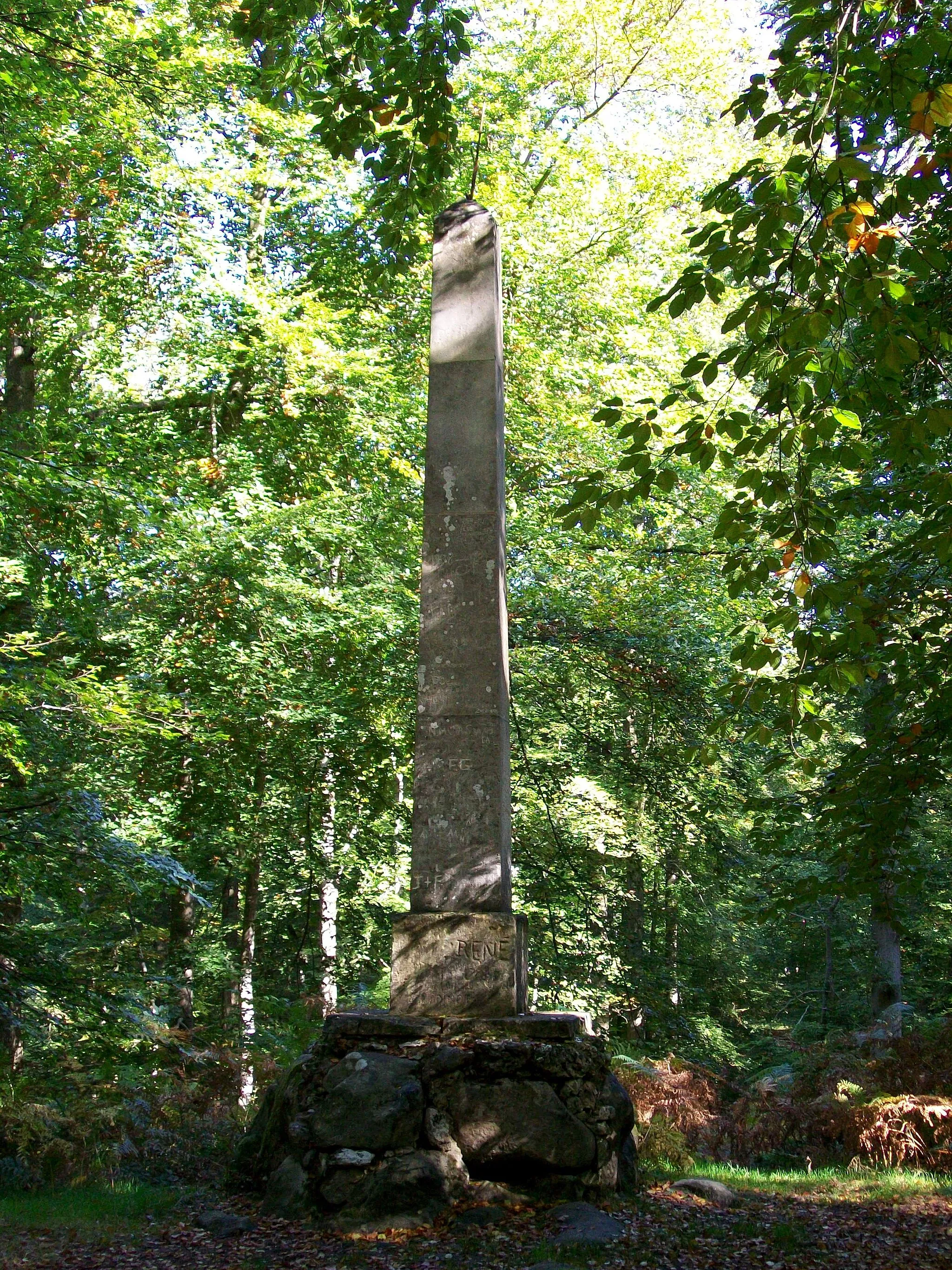 Photo showing: L'obélisque du roi de Rome dans la Forêt domaniale d'Halatte (Oise), parcelle 111, datation 1811.