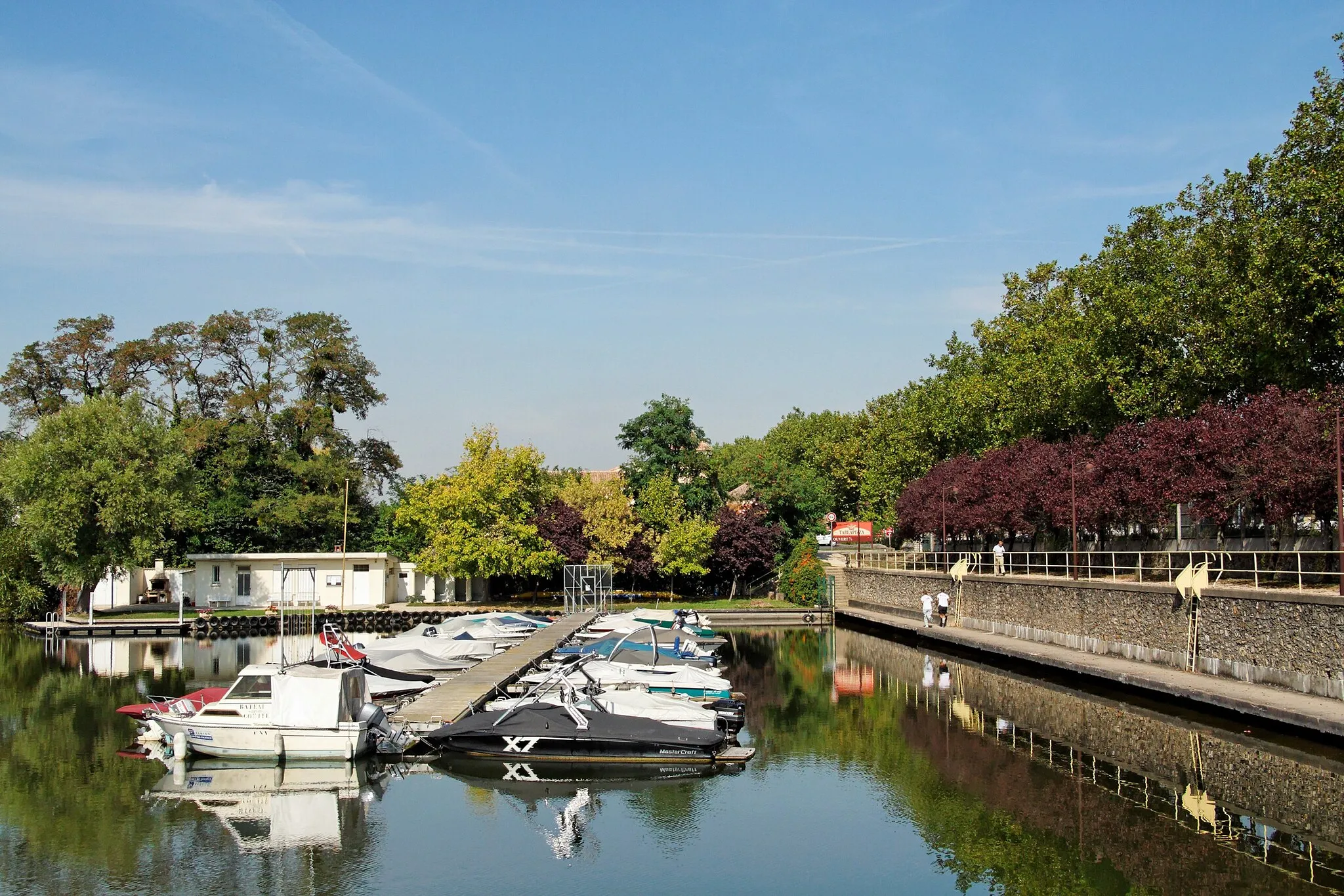 Photo showing: Le port de Viry-Chatillon dans l'Essonne.