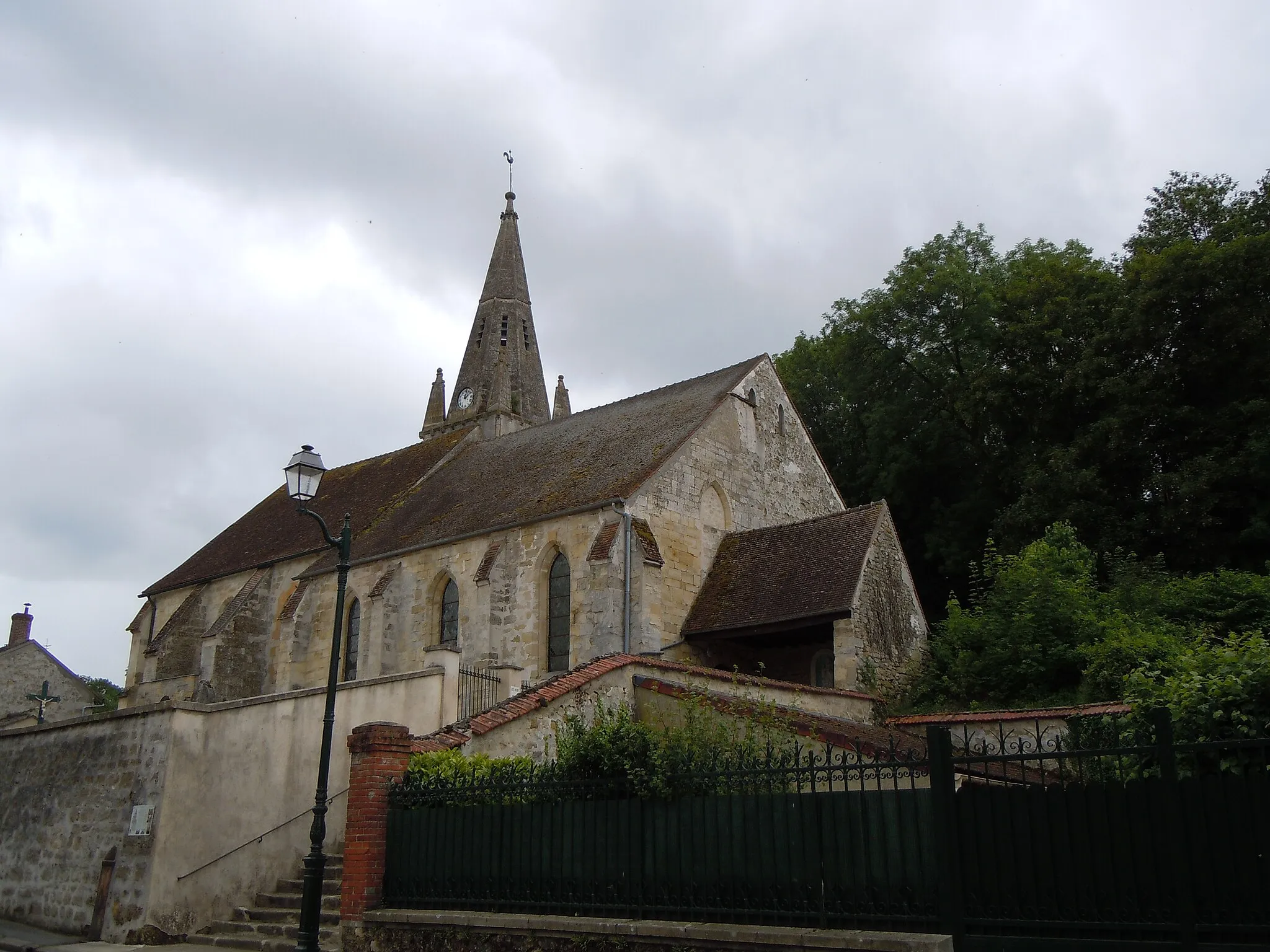 Photo showing: Courcelles-sur-Viosne - Val d'Oise  - France : église (12e siècle ; 13e siècle