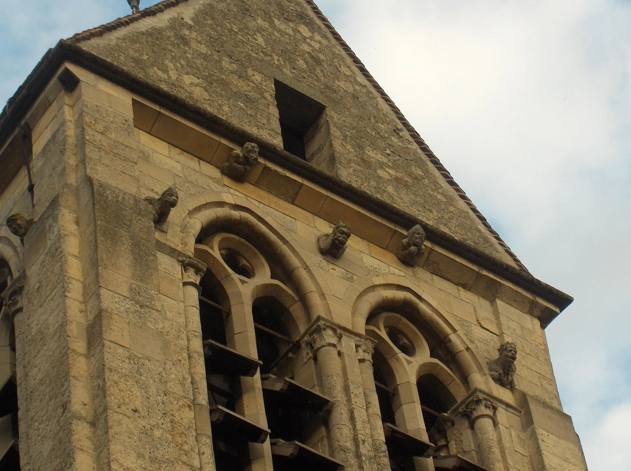 Photo showing: Détail du clocher de l'Eglise de Jouy-le Comte à Parmain