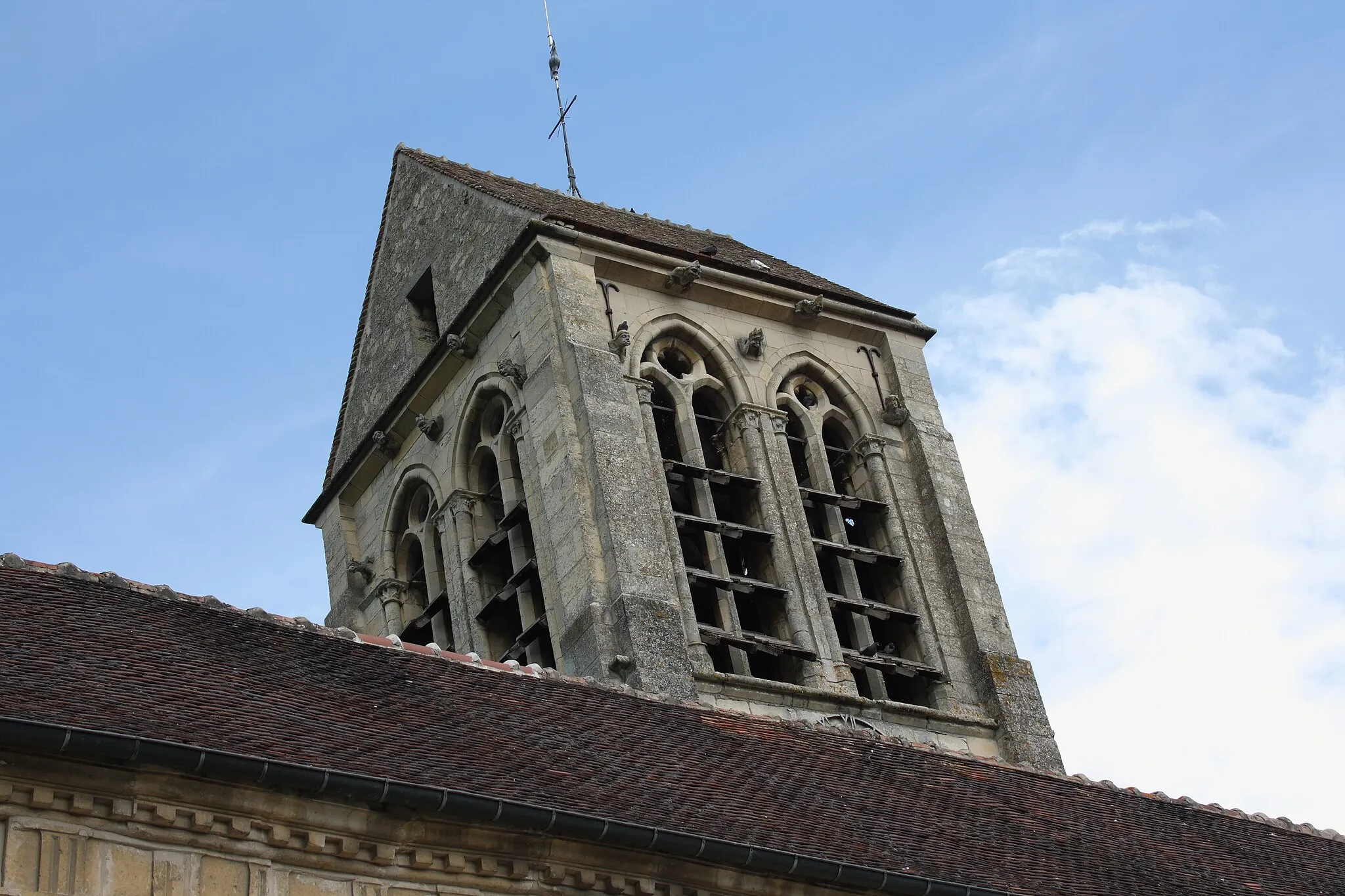 Photo showing: Katholische Kirche Saint-Denis in Jouy-le-Comte, einem Ortsteil von Parmain (Département Val-d’Oise) in der Region Île-de-France (Frankreich), Glockenturm