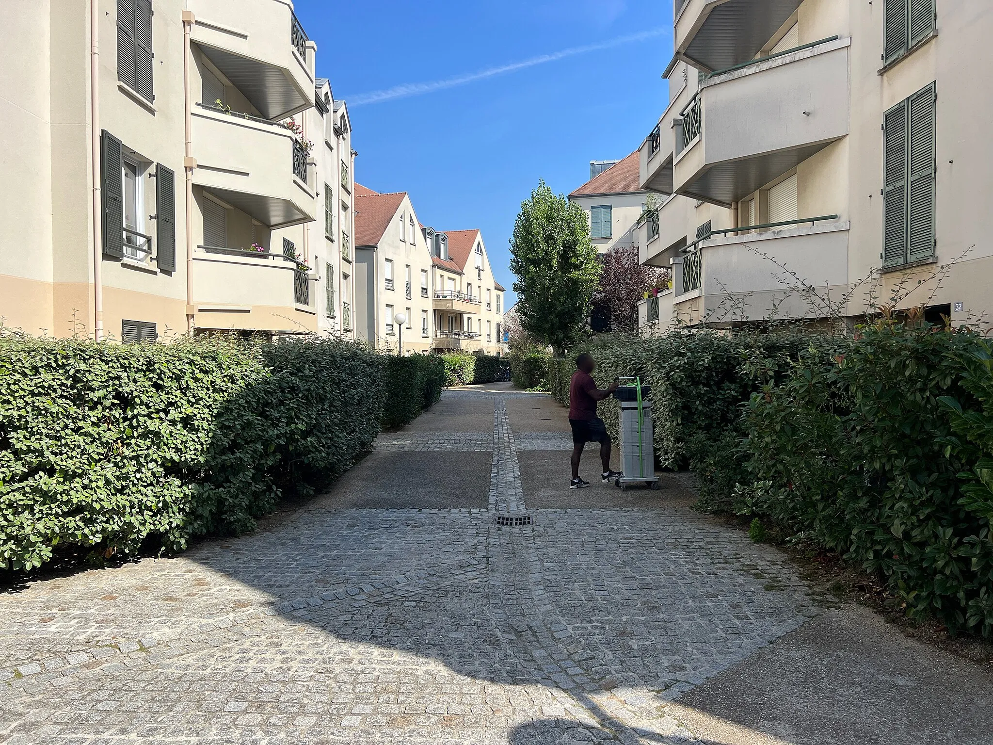 Photo showing: Allée Étienne-Ventenat, Rueil-Malmaison.