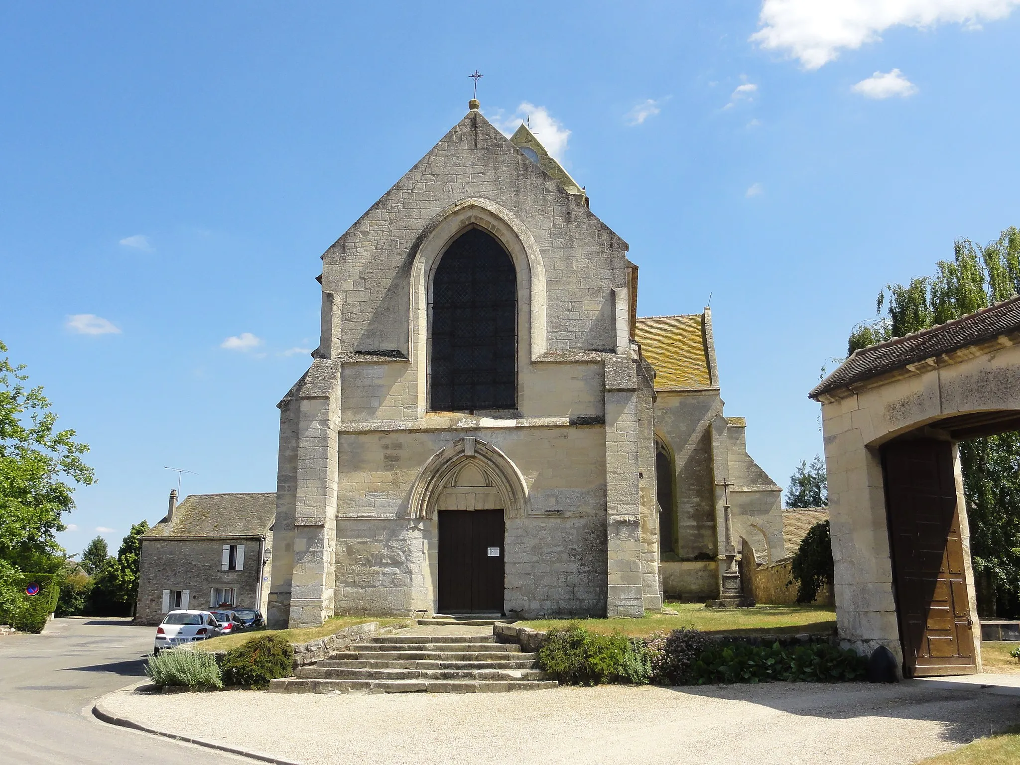 Photo showing: Église Sainte-Marie-Madeleine, Le Bellay-en-Vexin, France.