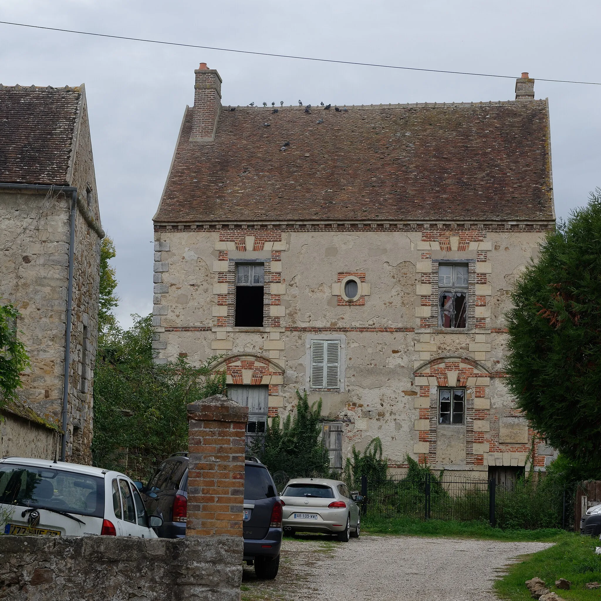 Photo showing: Maison dite aux dîmes, inscrite aux monuments historiques, située 82 grande rue à Voulx, Seine-et-Marne, région Île-de-France.