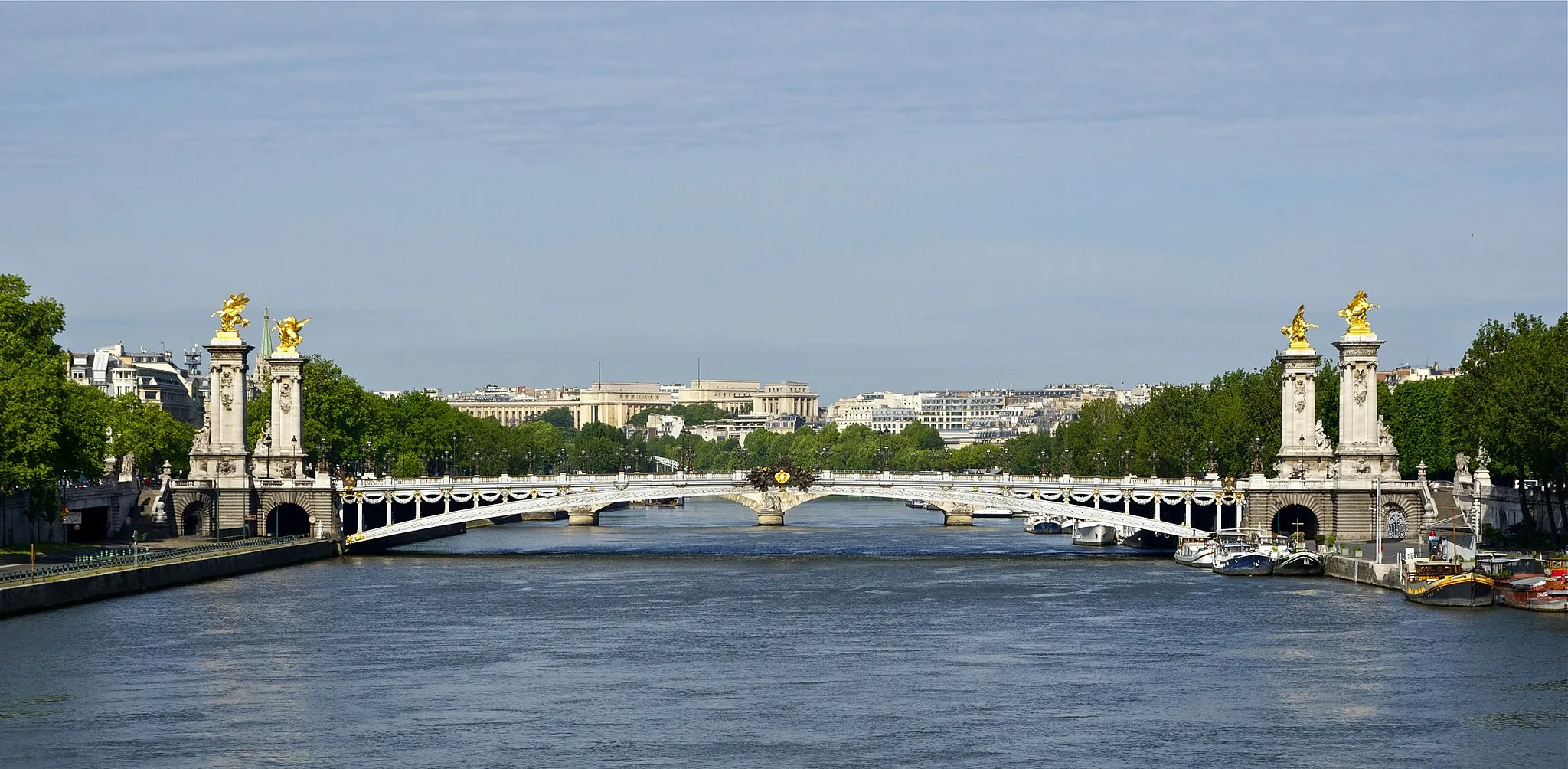 Photo showing: Pont Alexandre III in Paris, France, from Pont de la Concorde.