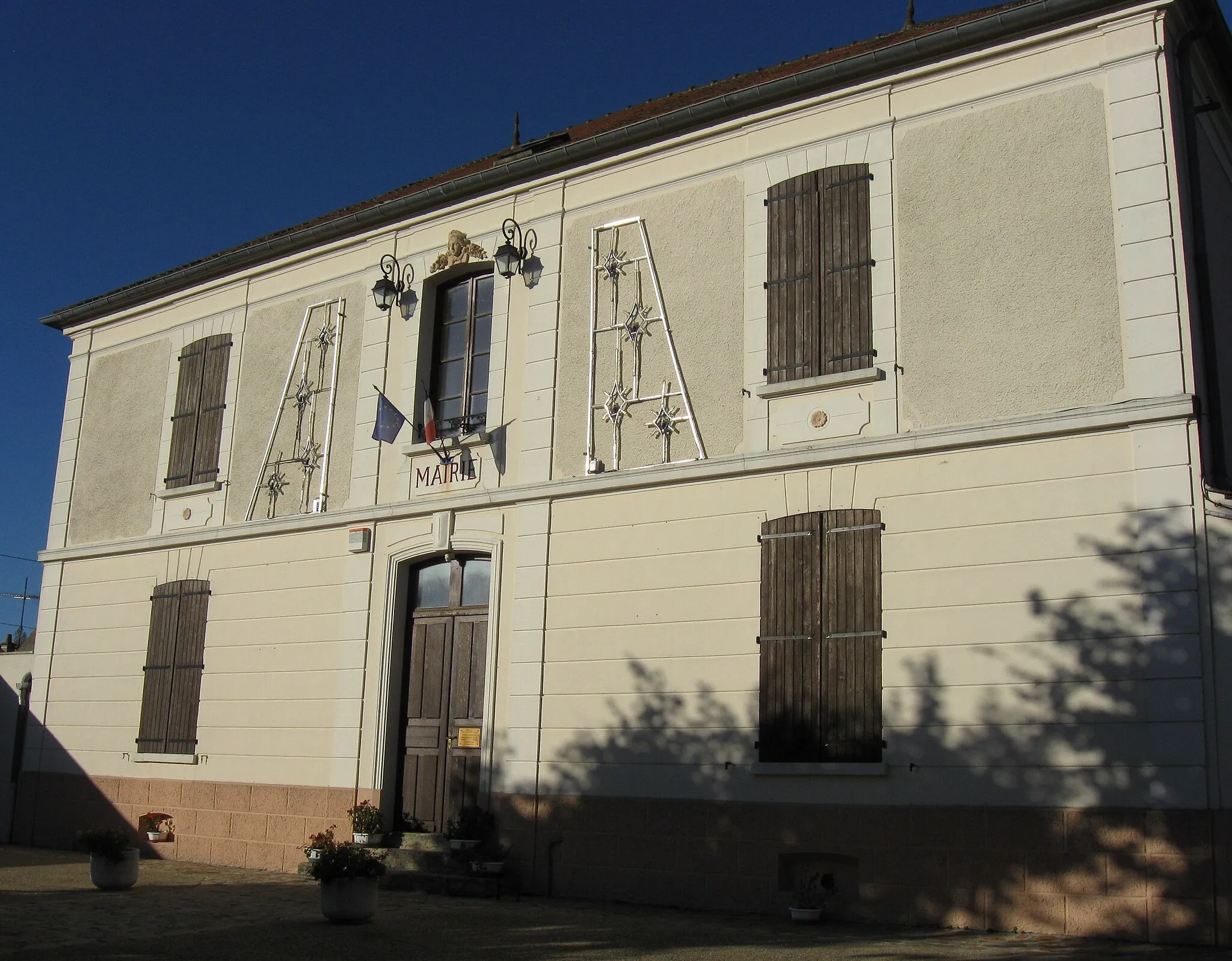 Photo showing: Mairie de Saint-Martin-des-Champs (département de la Seine-et-Marne, région Île-de-France).