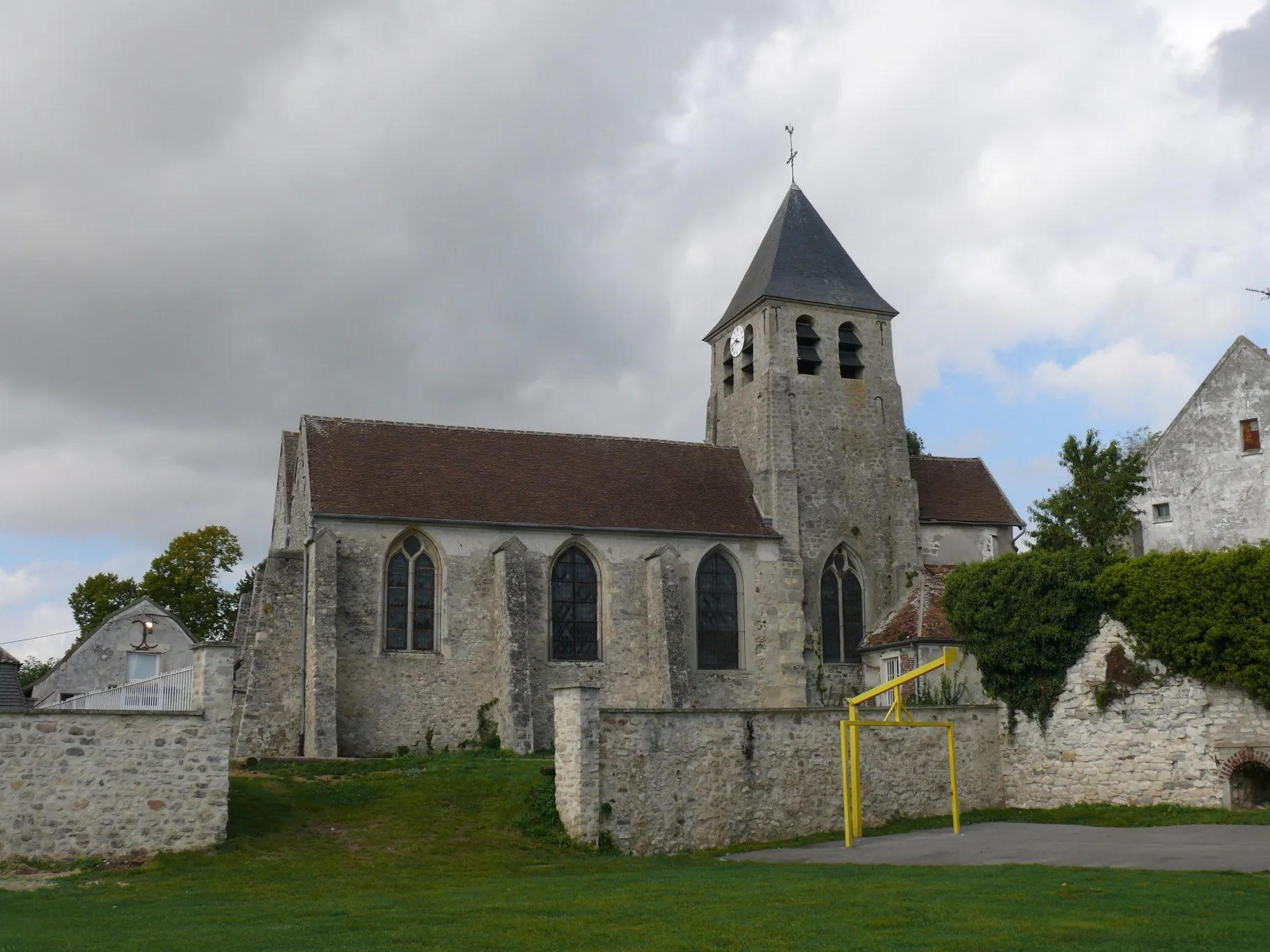 Photo showing: Saint-Peter's church of Brégy (Oise, Picardie, France).