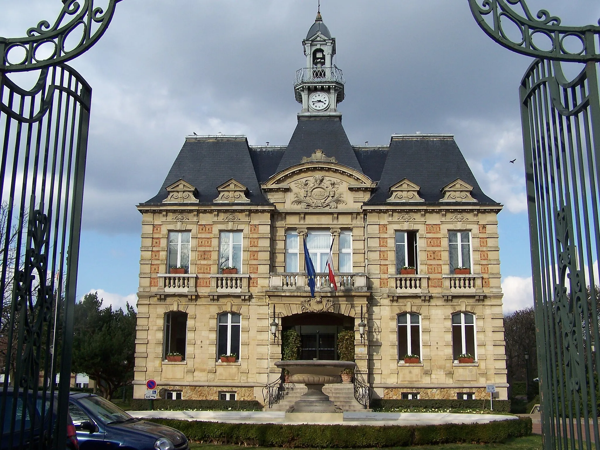 Photo showing: Mairie du Vésinet, Yvelines, France