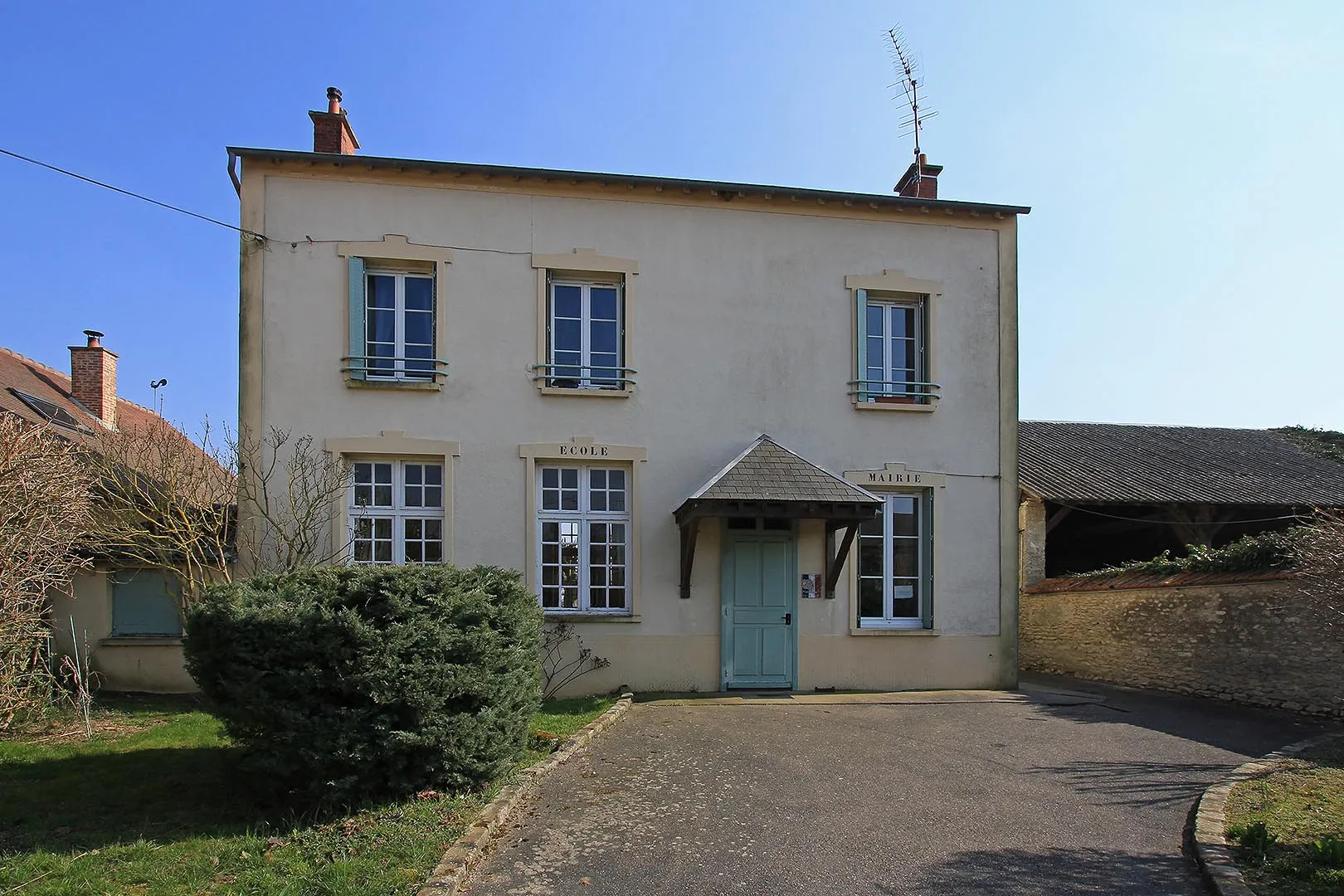 Photo showing: Mairie et école de Bois-Herpin