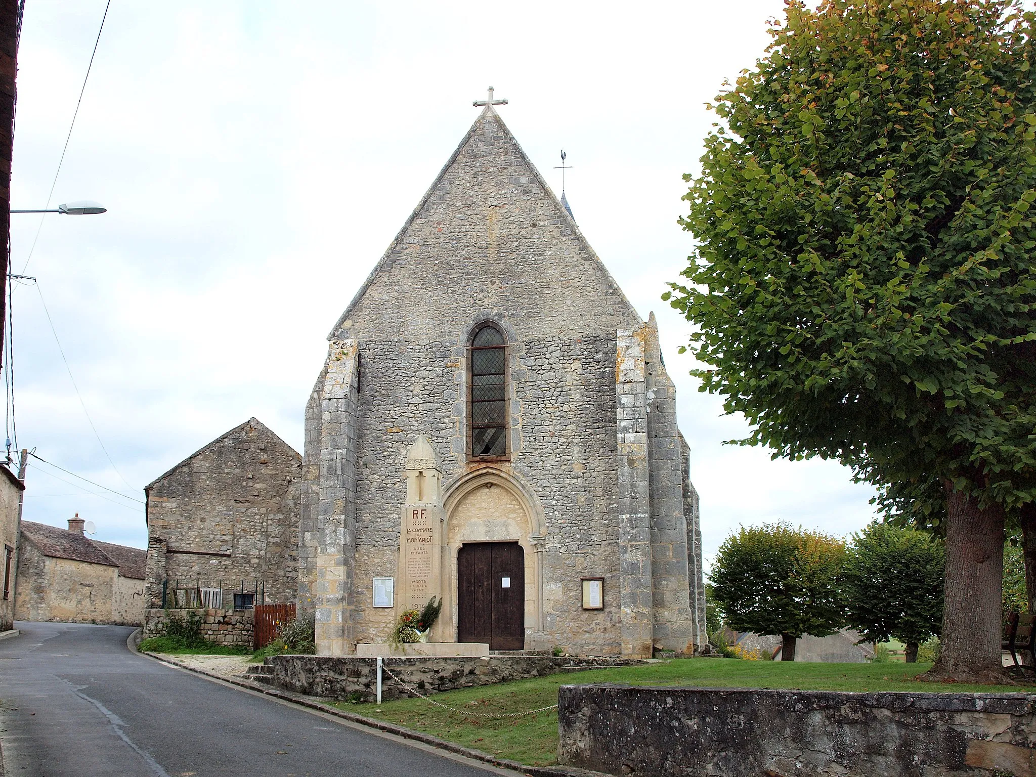 Photo showing: Église Saint-Mammès de Montarlot (Seine-et-Marne, France)