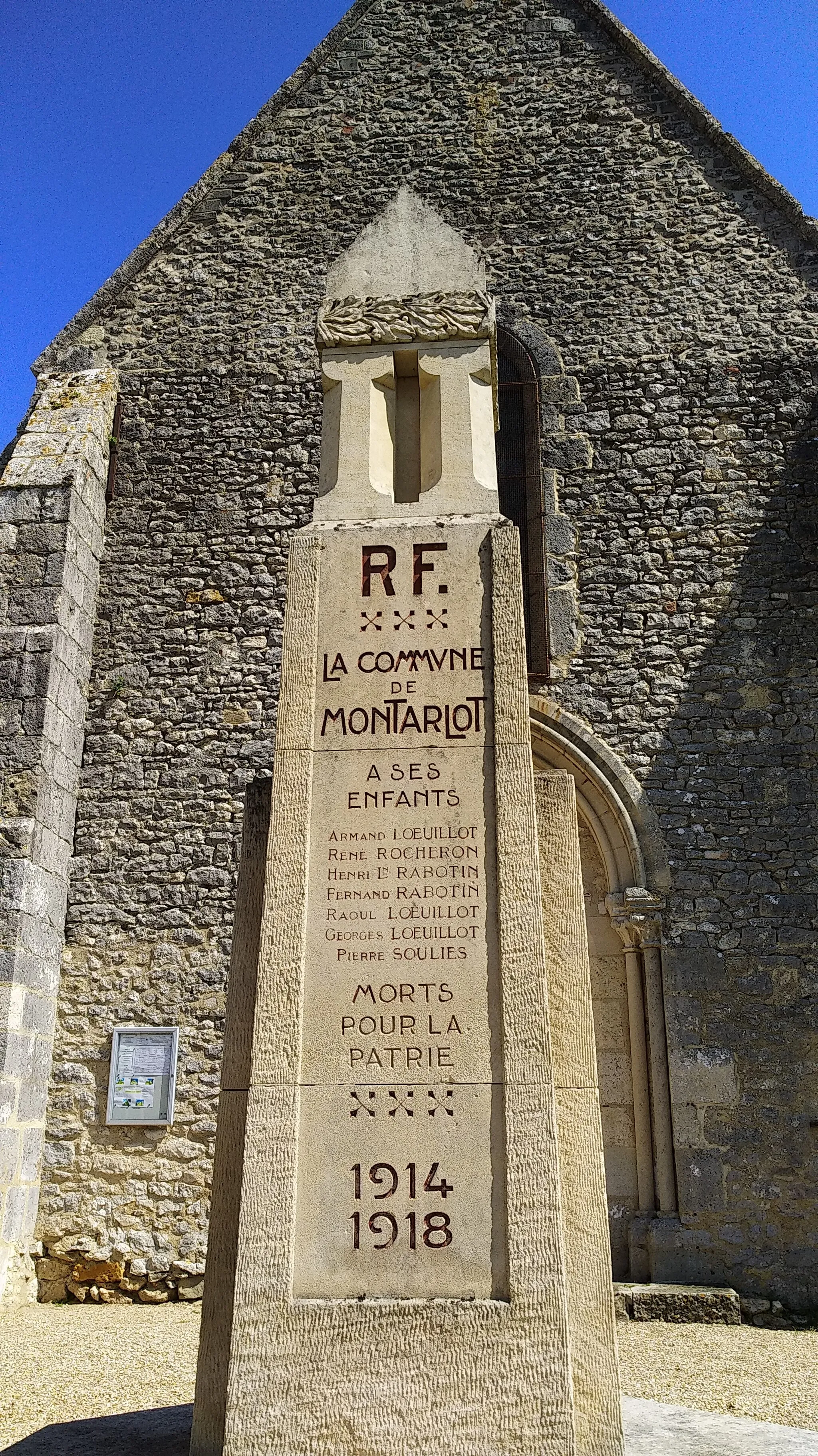 Photo showing: Monument aux morts - Église Saint-Mammès - Moret-Loing-et-Orvanne ( Montarlot ) - Saine-et-Marne - FR