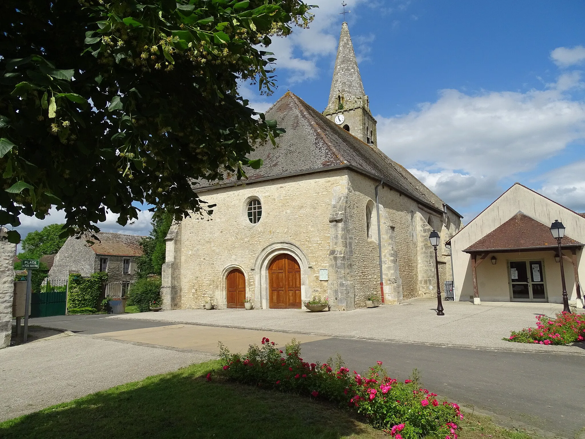 Photo showing: Église Saint-Denis (Saint-Escobille, Essonne, France) du XIIe siècle, dédiée à saint Escobille et à saint Nicaise.