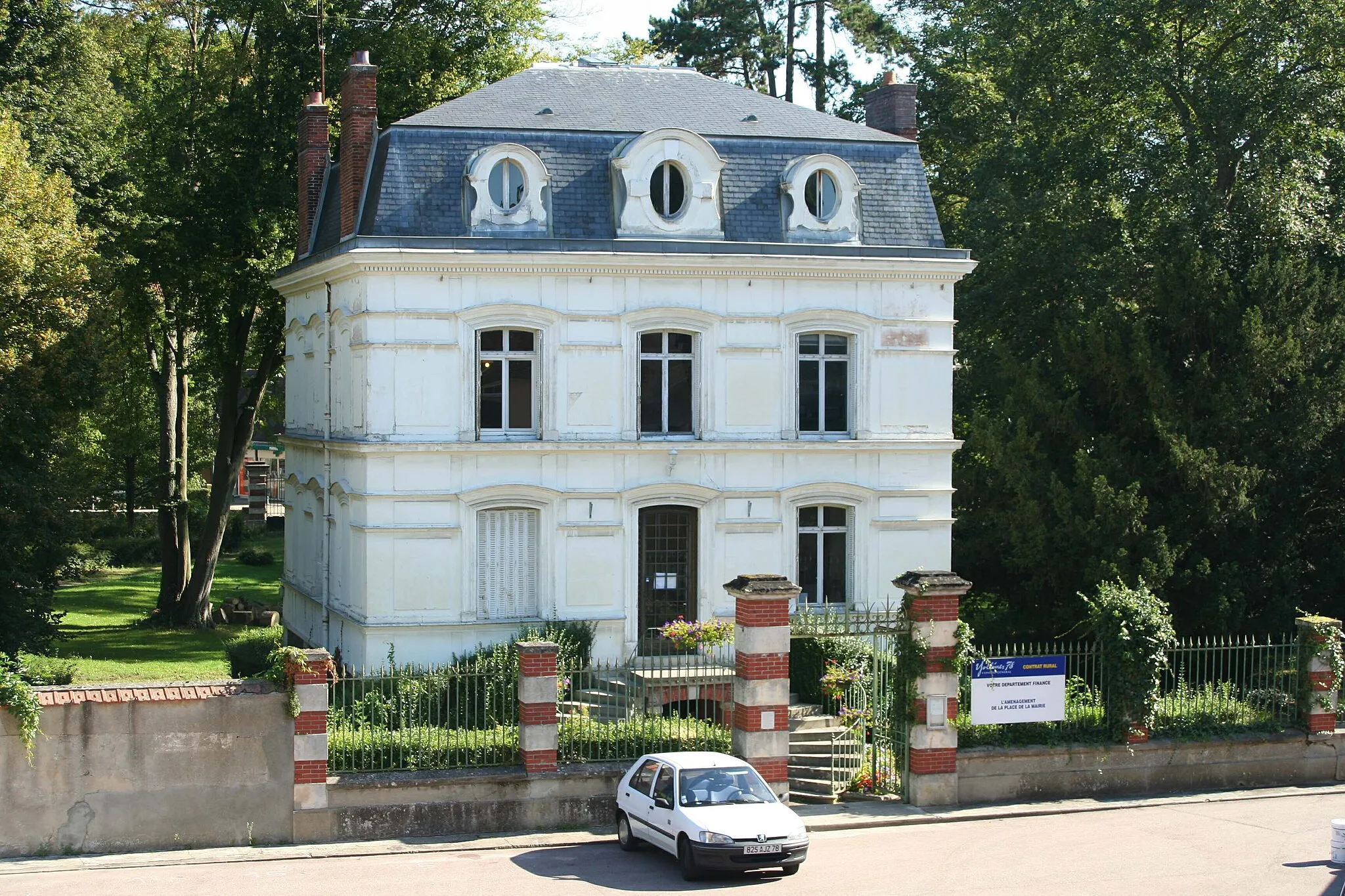 Photo showing: Mairie de Oinville-sur-Montcient - Yvelines (France)