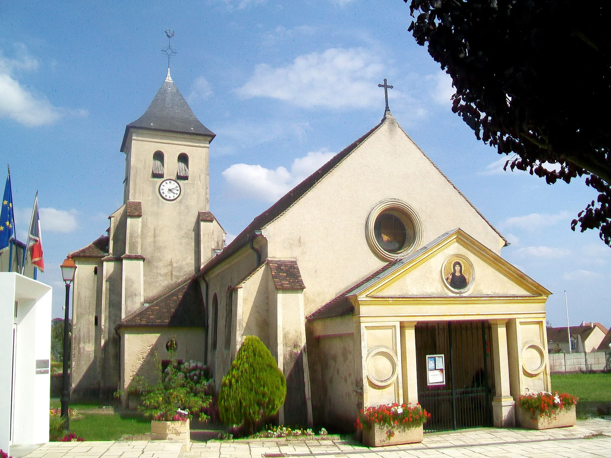 Photo showing: L'église Saint-Martin, façade occidentale et portail.