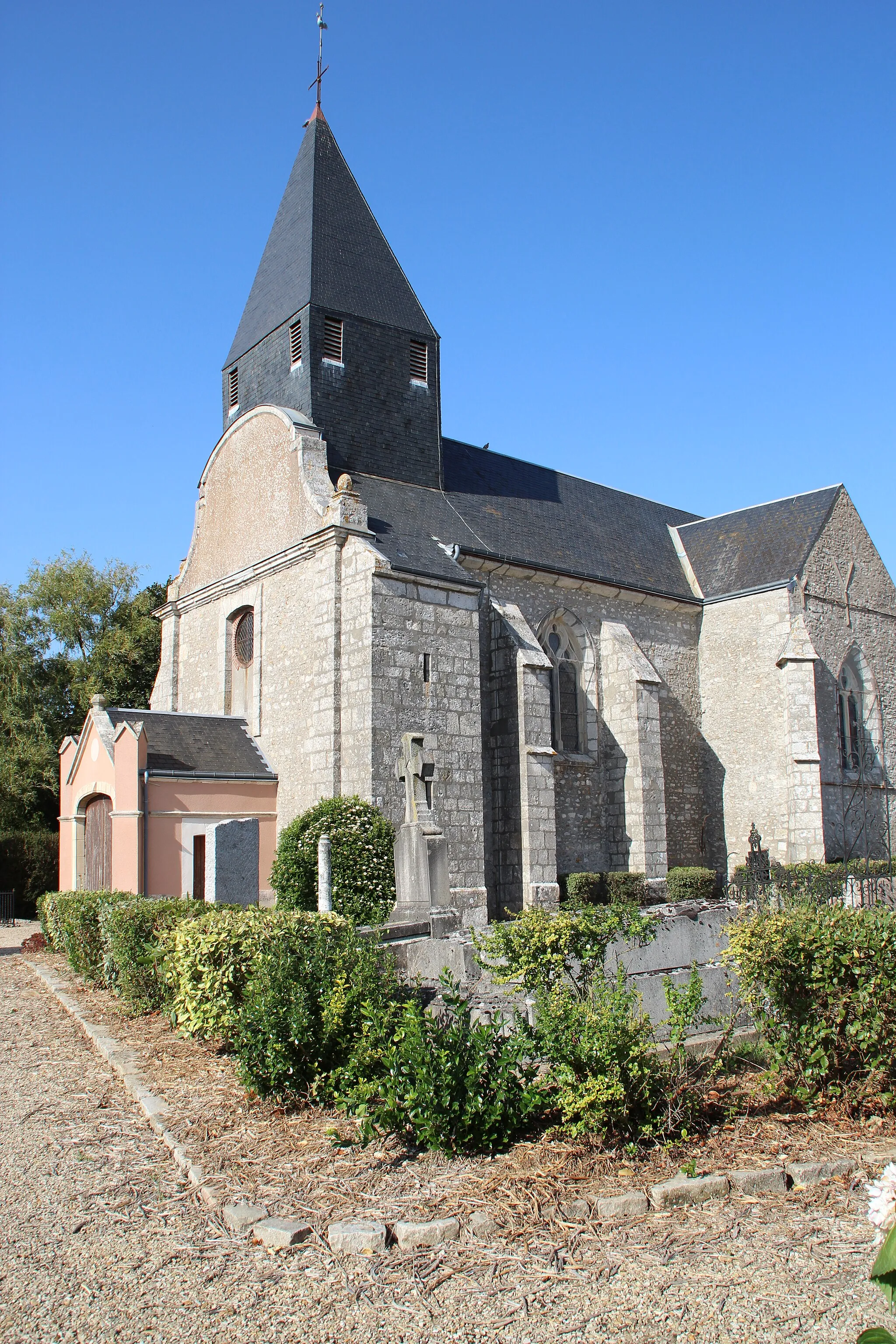 Photo showing: Saint Peter's church of Paray-Douaville in the Yvelines department in France.