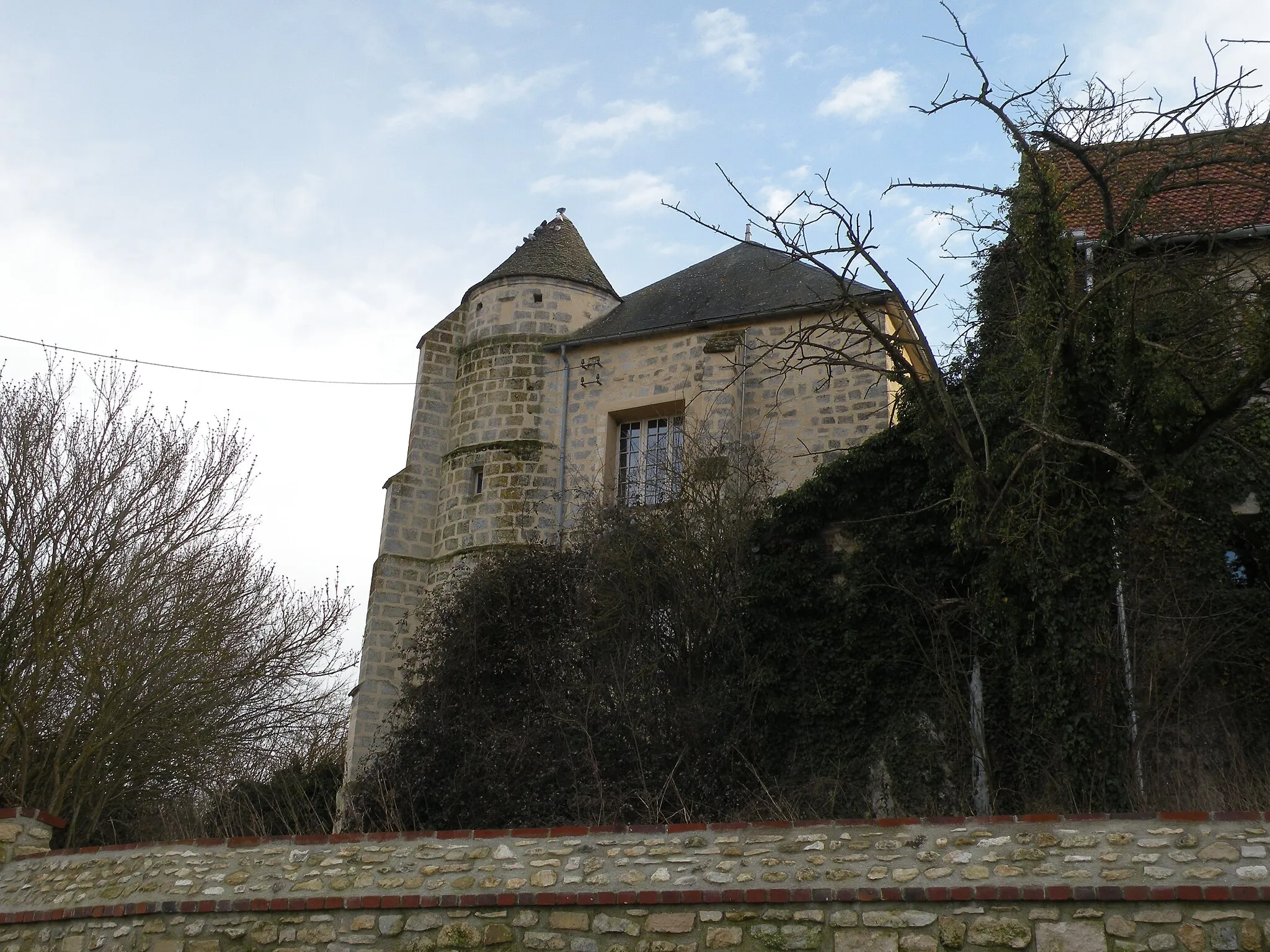 Photo showing: Tourly chateau