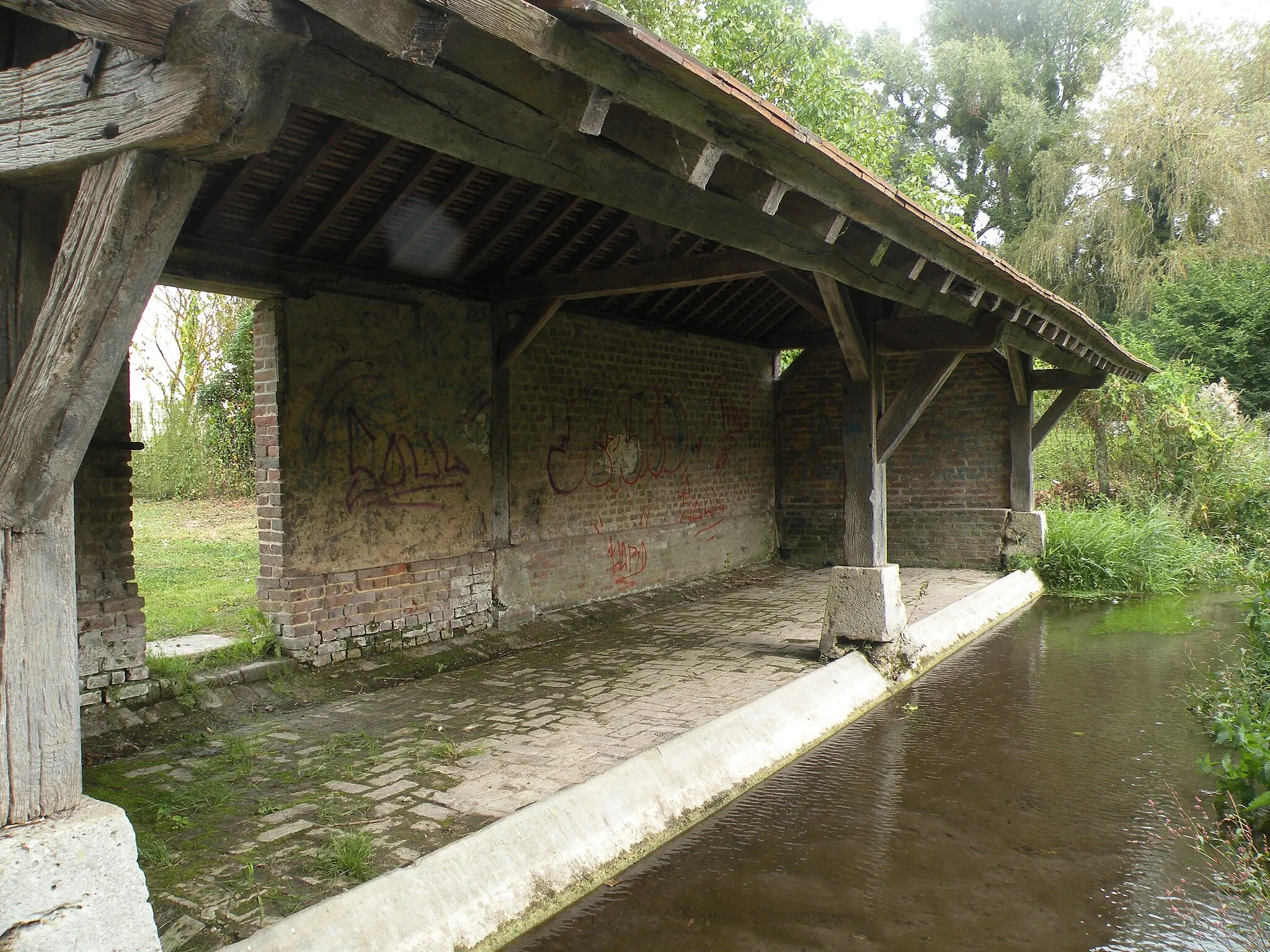 Photo showing: lavoir Fresne-Léguillon