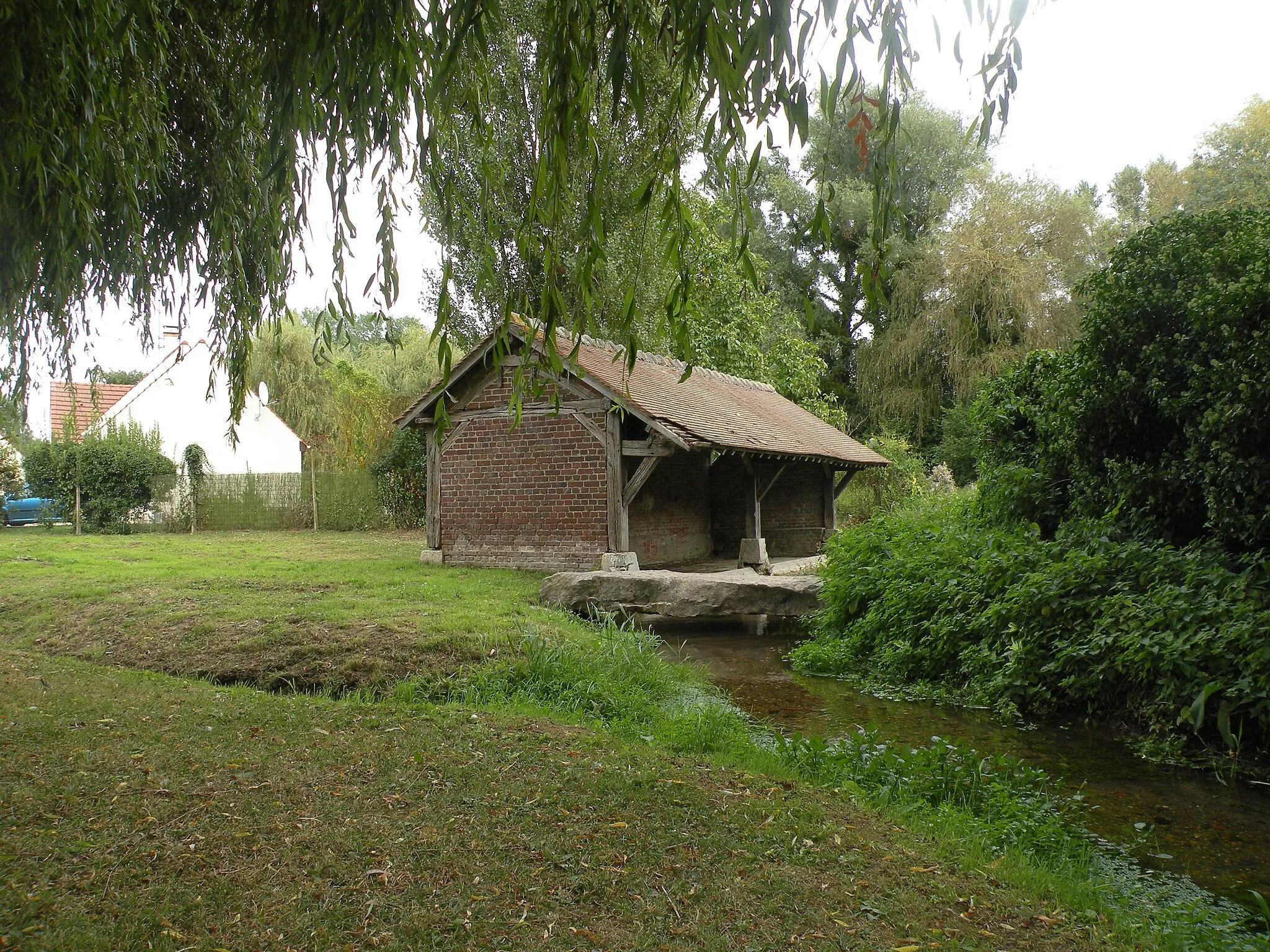 Photo showing: Lavoir Fresne-Léguillon