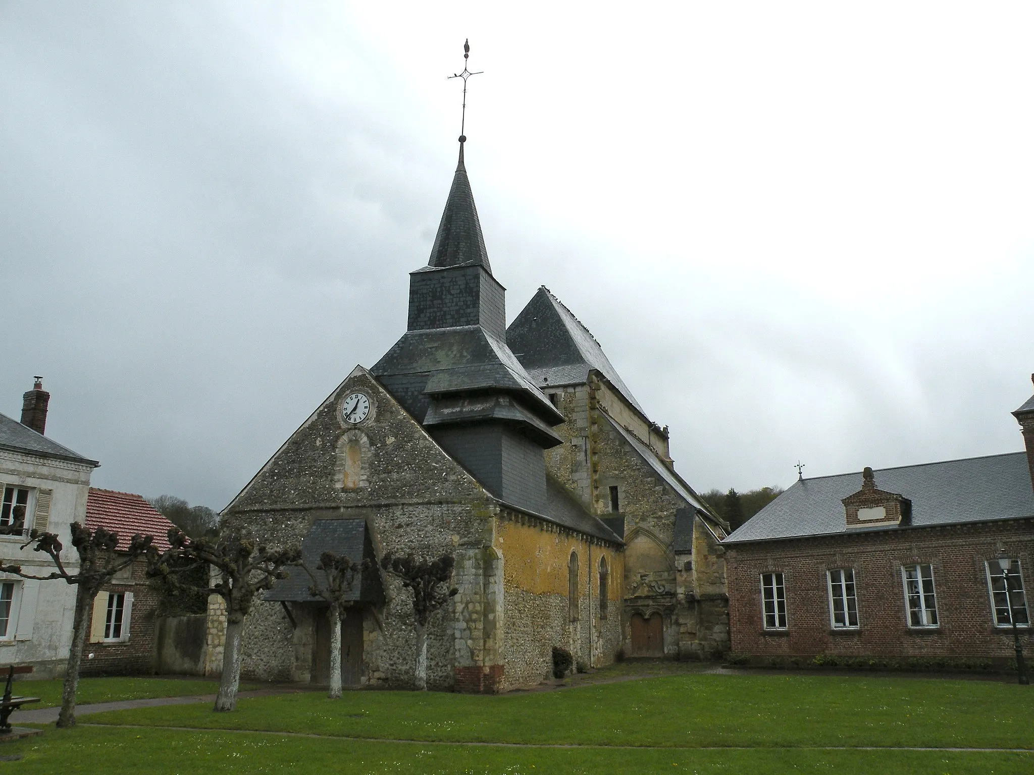 Photo showing: église de Fresneaux-Montchevreuil