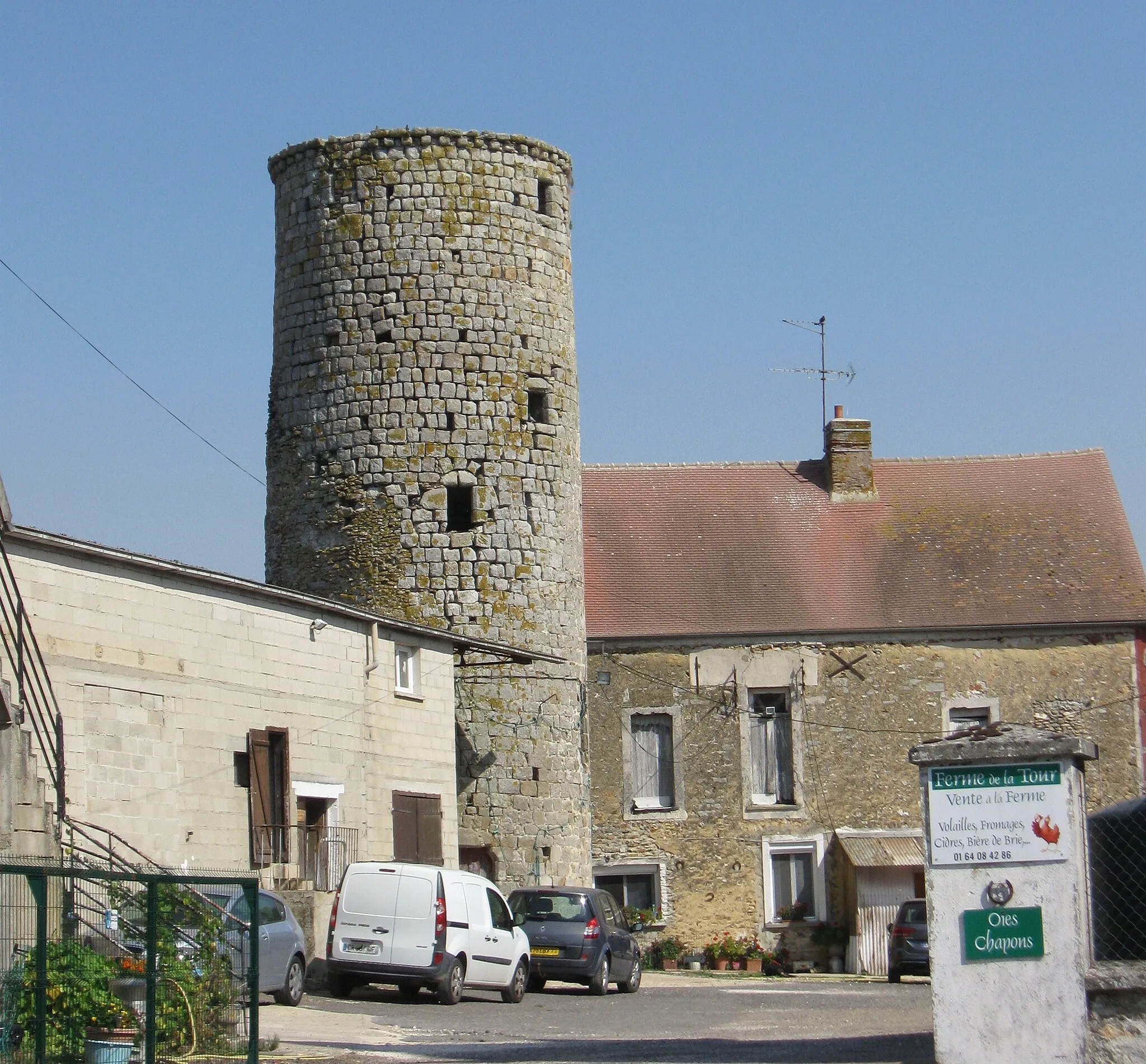 Photo showing: Saint-Ouen-en-Brie, ferme de la Tour. (Seine-et-Marne, région Île-de-France).