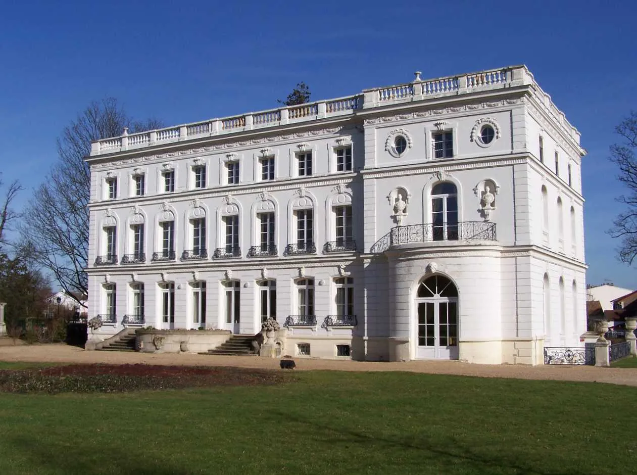 Photo showing: Castle of the Haut-Buc (upper Buc) in Buc (Yvelines, France), southern front