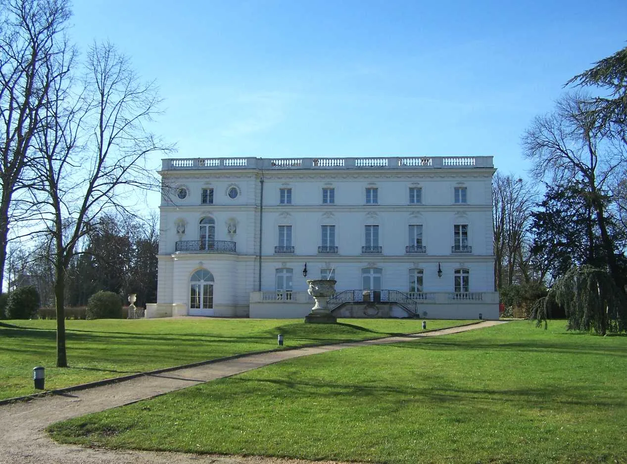 Photo showing: Castle of the Haut-Buc (upper Buc) in Buc (Yvelines, France), nortern front