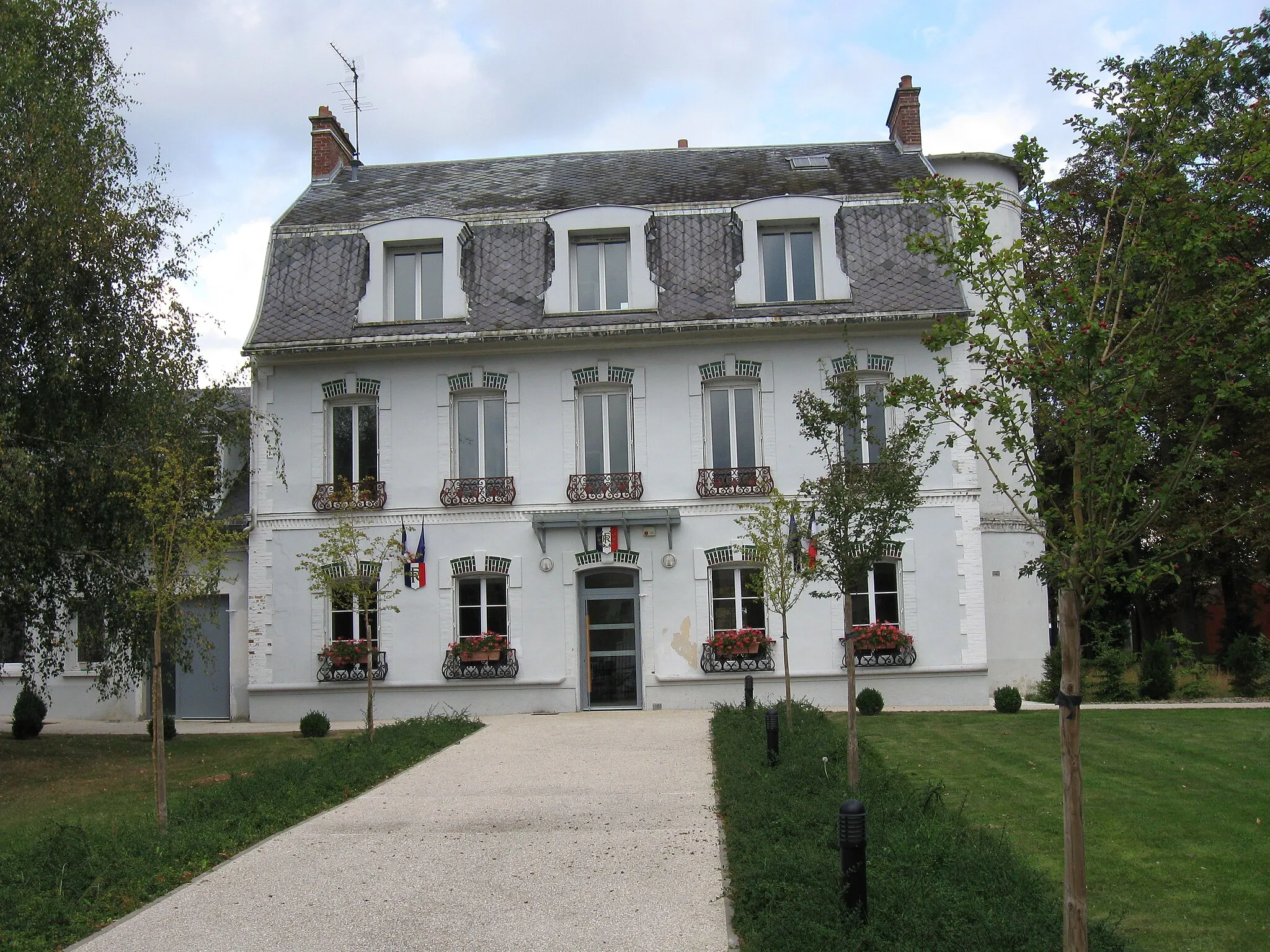 Photo showing: Mairie de Vignely. (Seine-et-Marne, région Île-de-France).