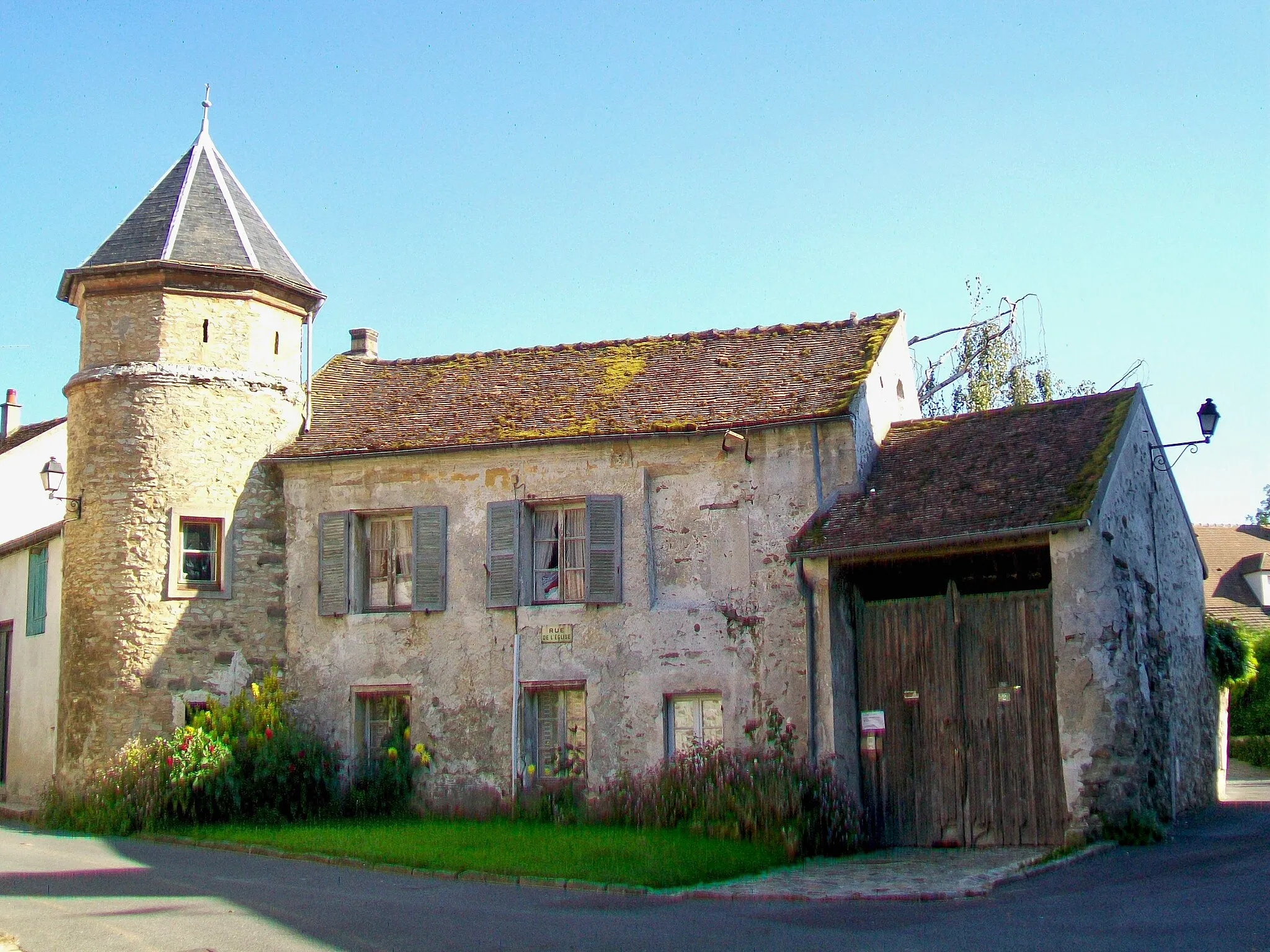 Photo showing: La maison à la tourelle, rue de l'Eglise.