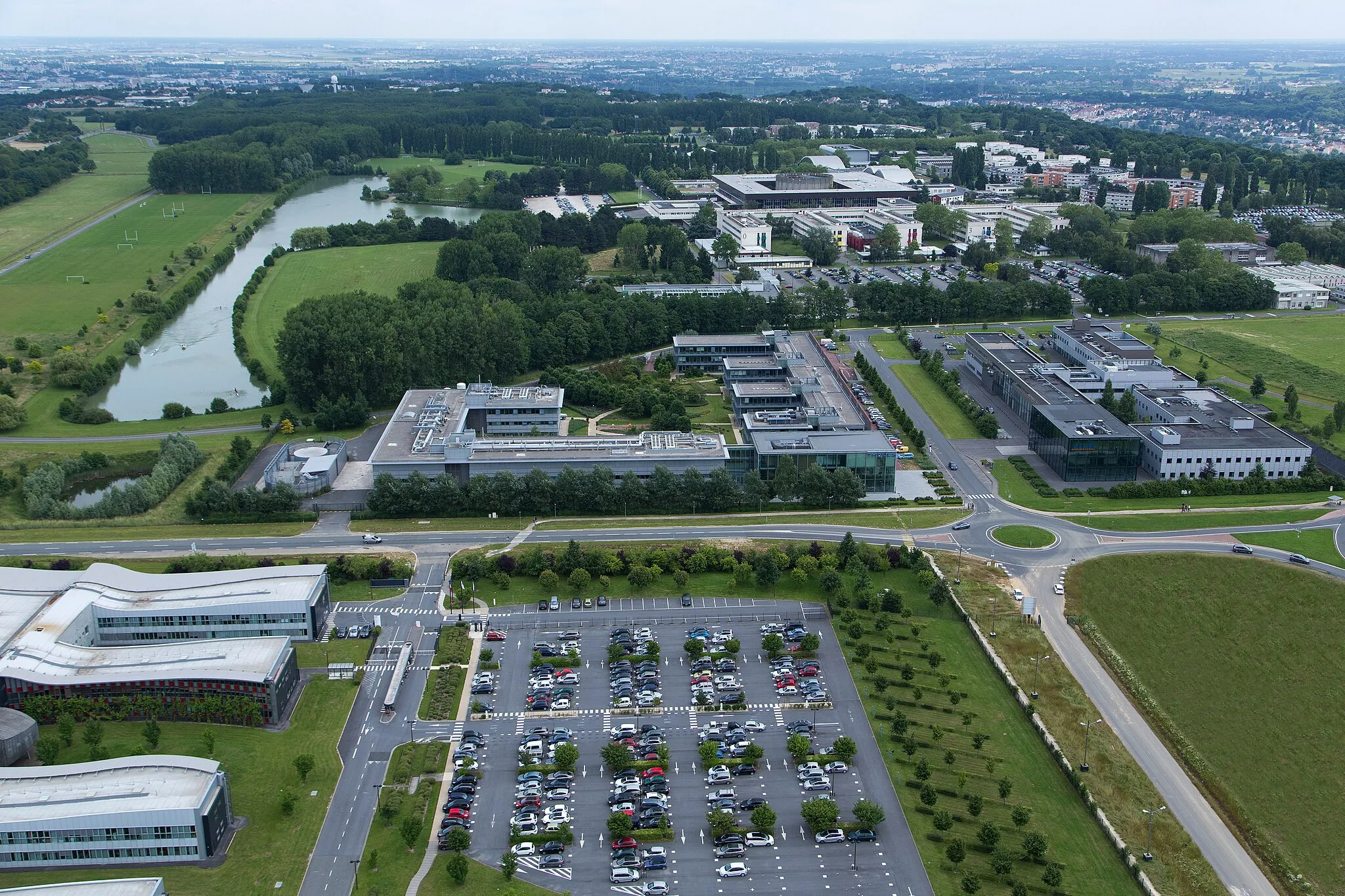 Photo showing: Aerial view of the École polytechnique campus.