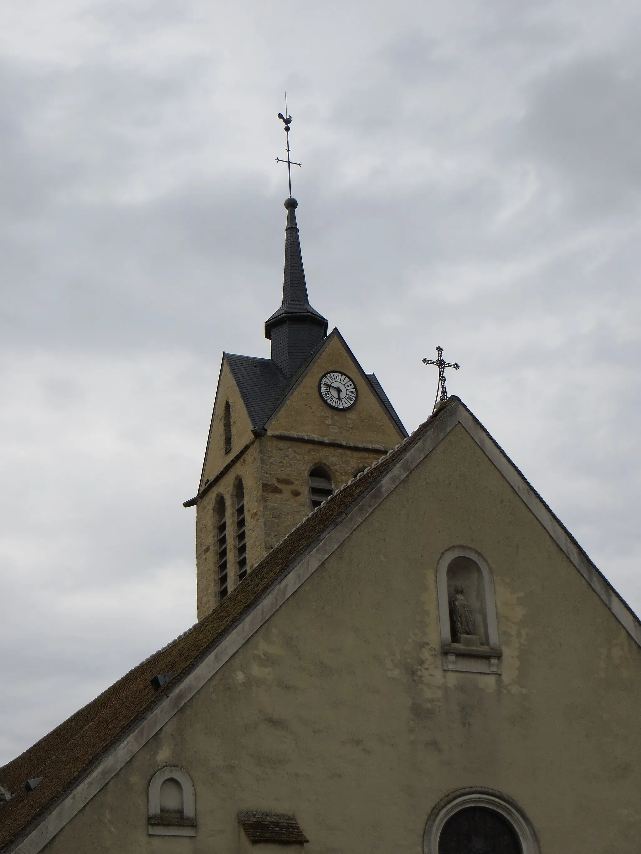 Photo showing: Vues de l'église Saint-Pierre Sainte-Flodoberthe